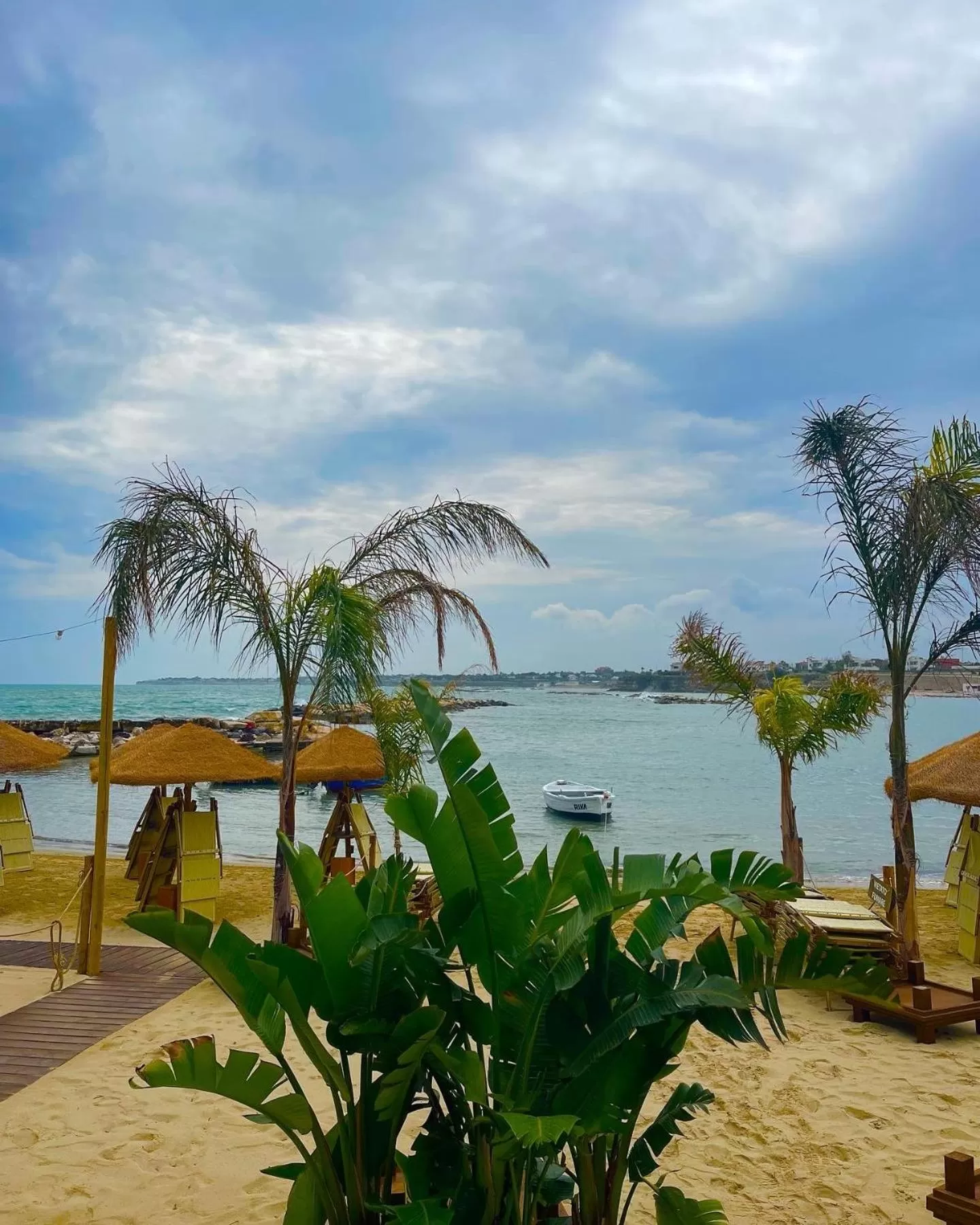 Beach in Trèscharme