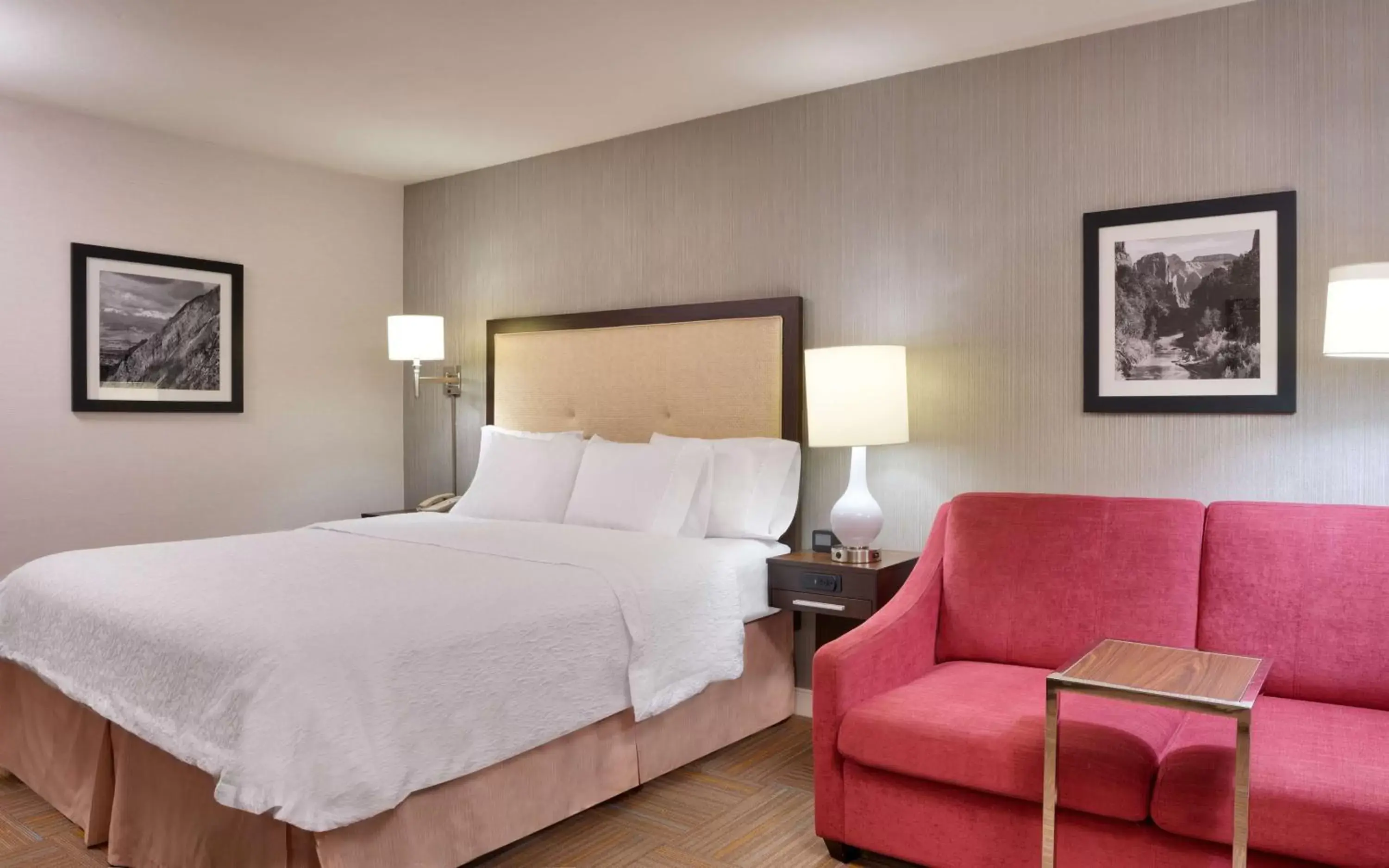 Living room, Bed in Hampton Inn Salt Lake City Central