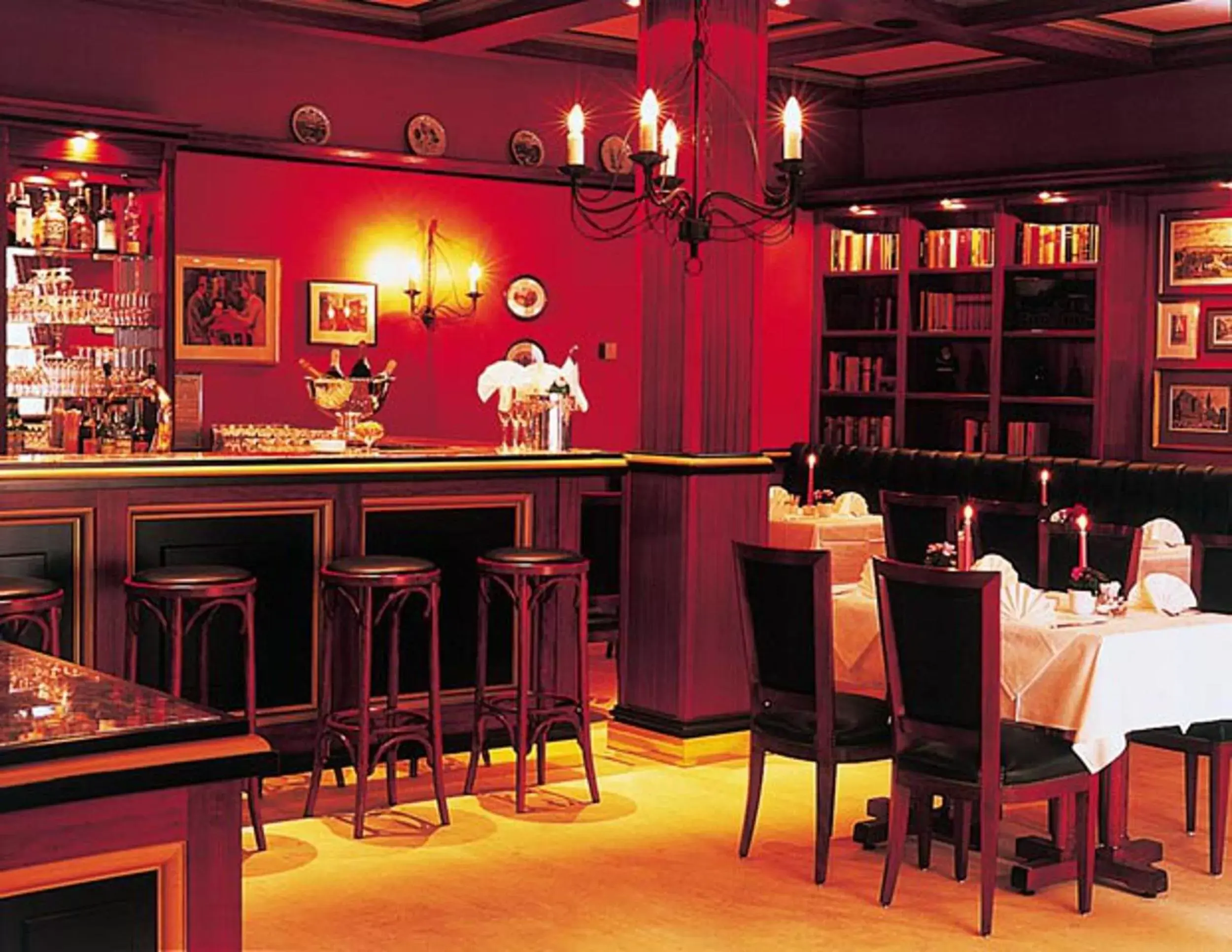 Lounge or bar, Restaurant/Places to Eat in SORAT Hotel Brandenburg