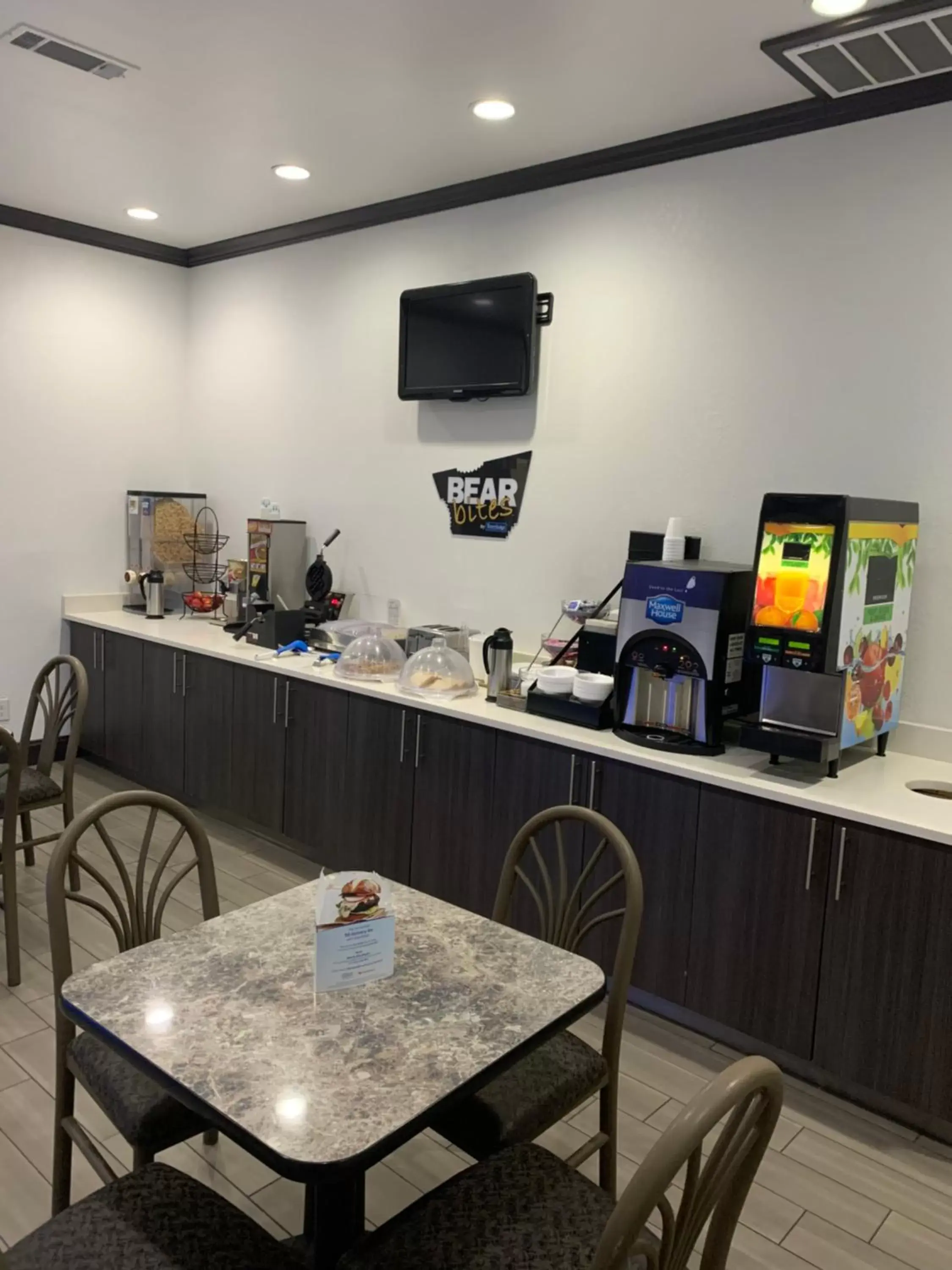 Breakfast, Restaurant/Places to Eat in Travelodge by Wyndham Killeen/Fort Hood