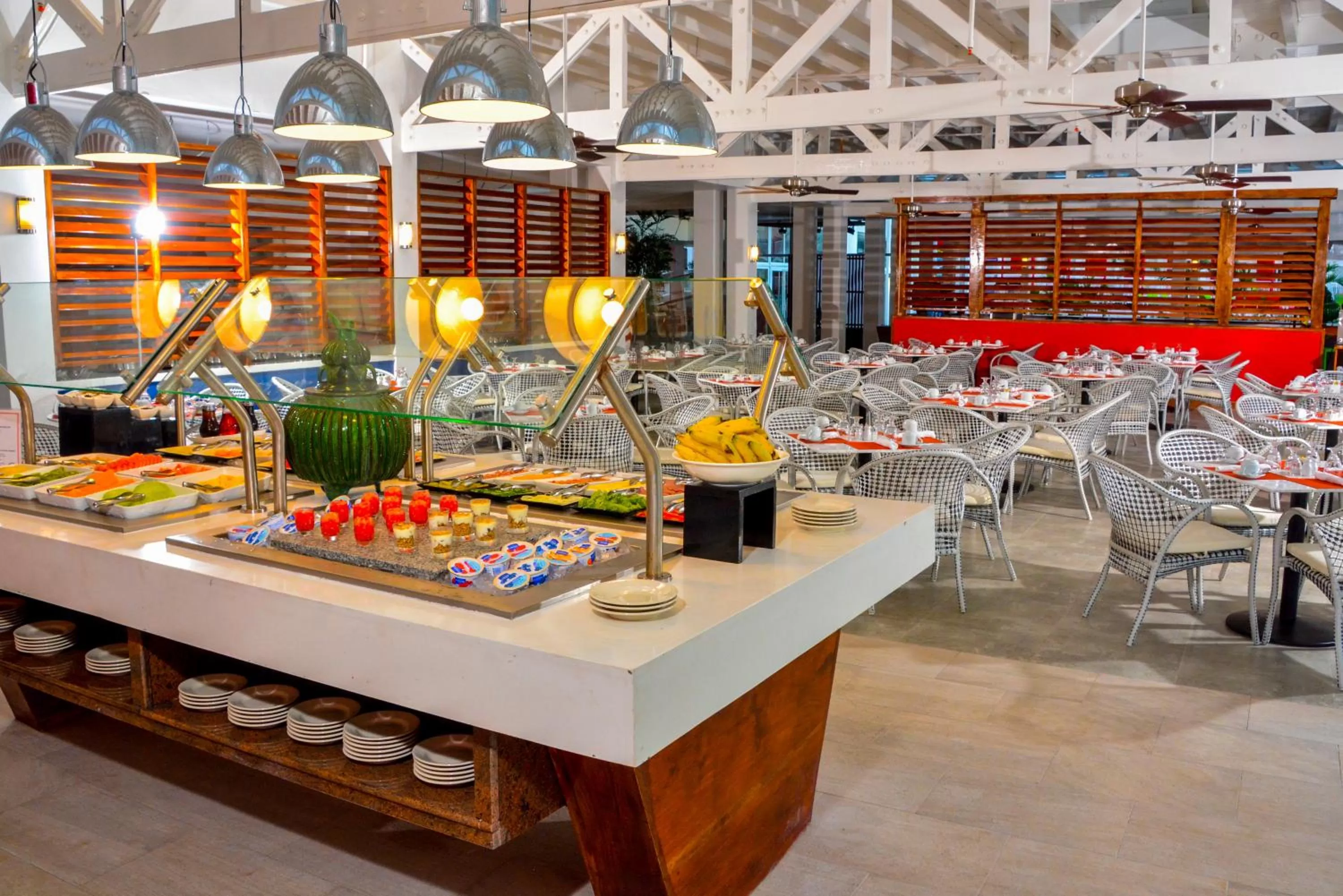 Restaurant/places to eat in Grand Decameron Cornwall Beach, A Trademark All-Inclusive Resort