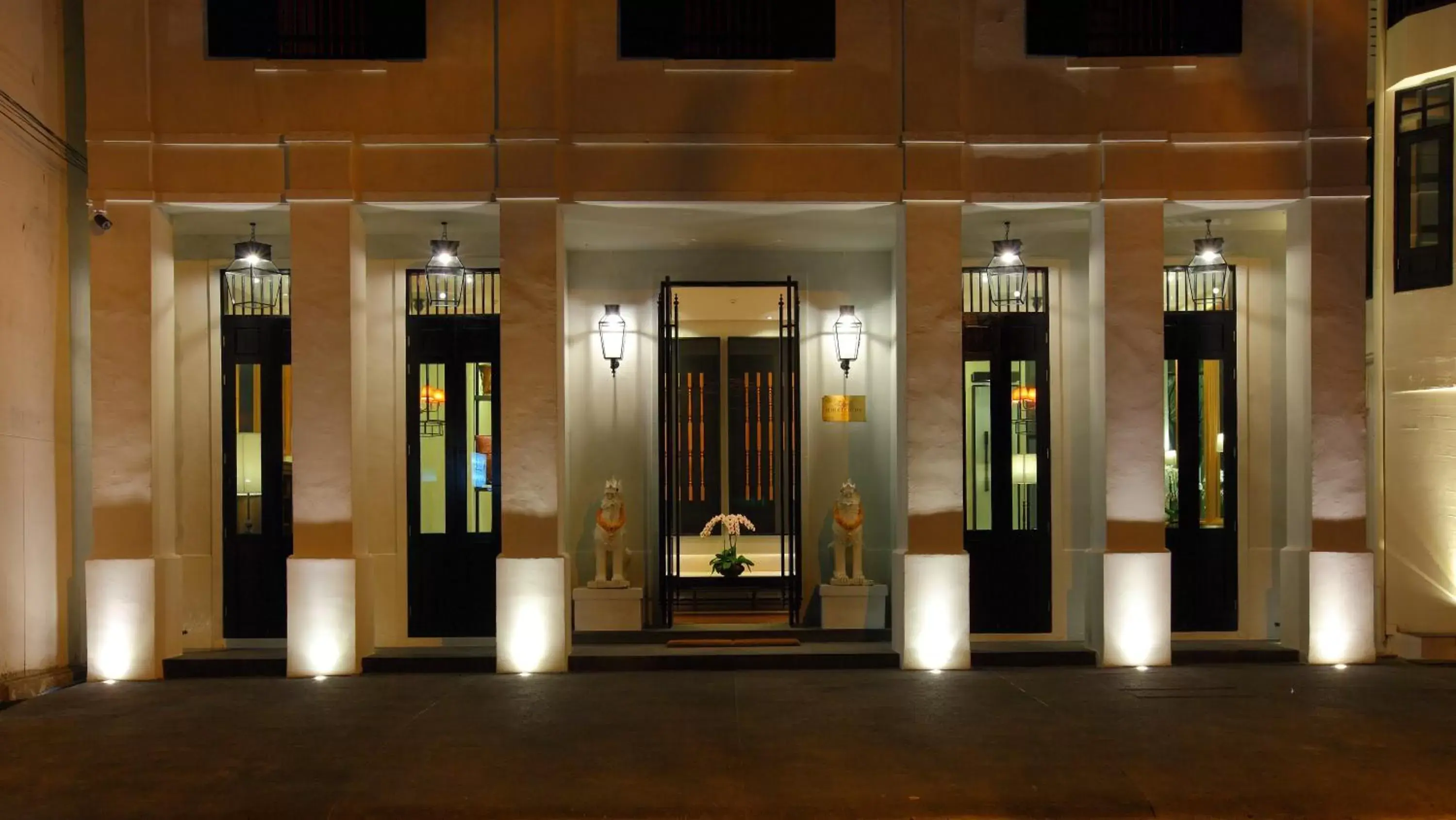Facade/entrance in 99 The Gallery Hotel- SHA Extra Plus