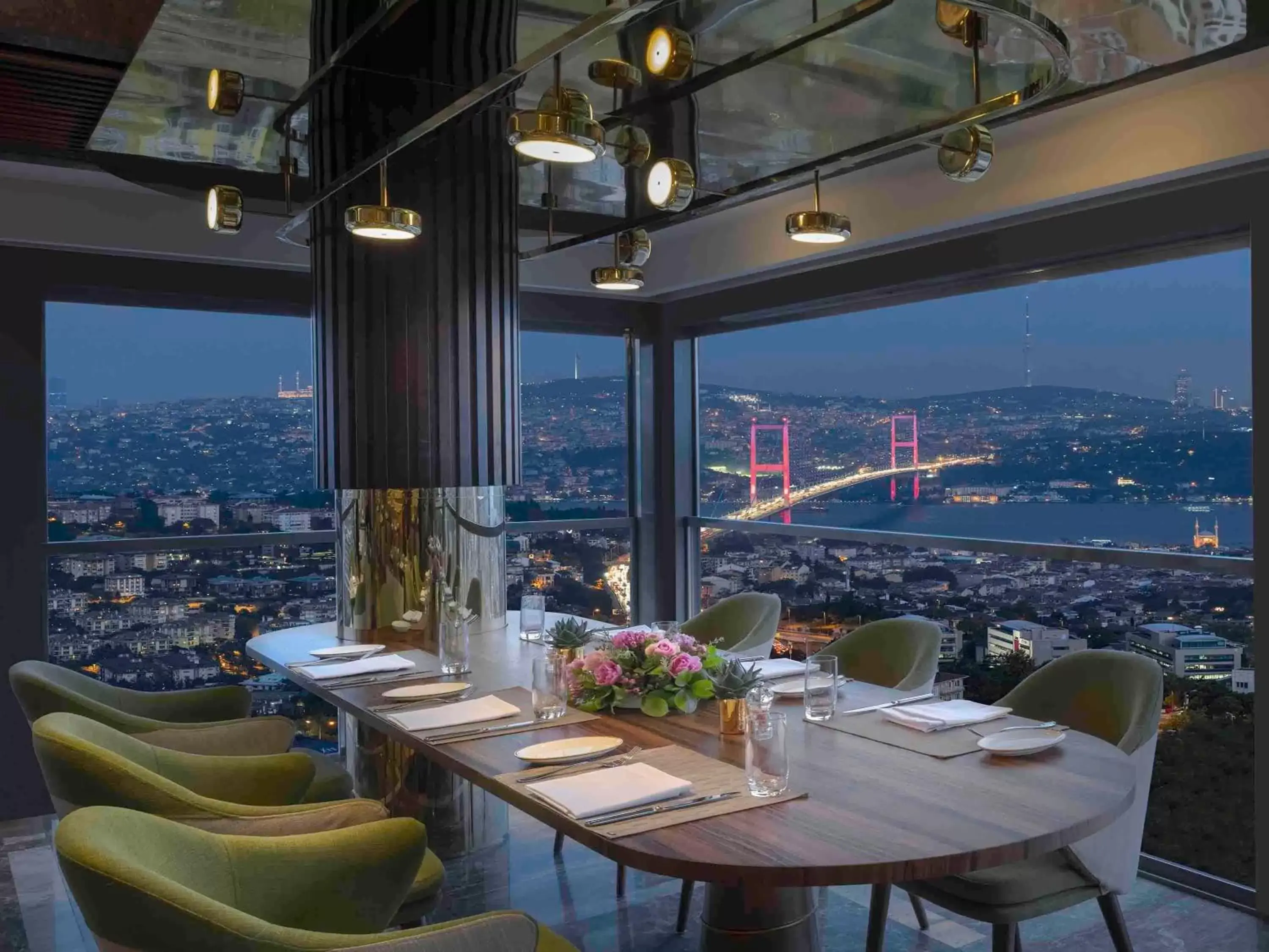 Property building, Restaurant/Places to Eat in Mövenpick Hotel Istanbul Bosphorus