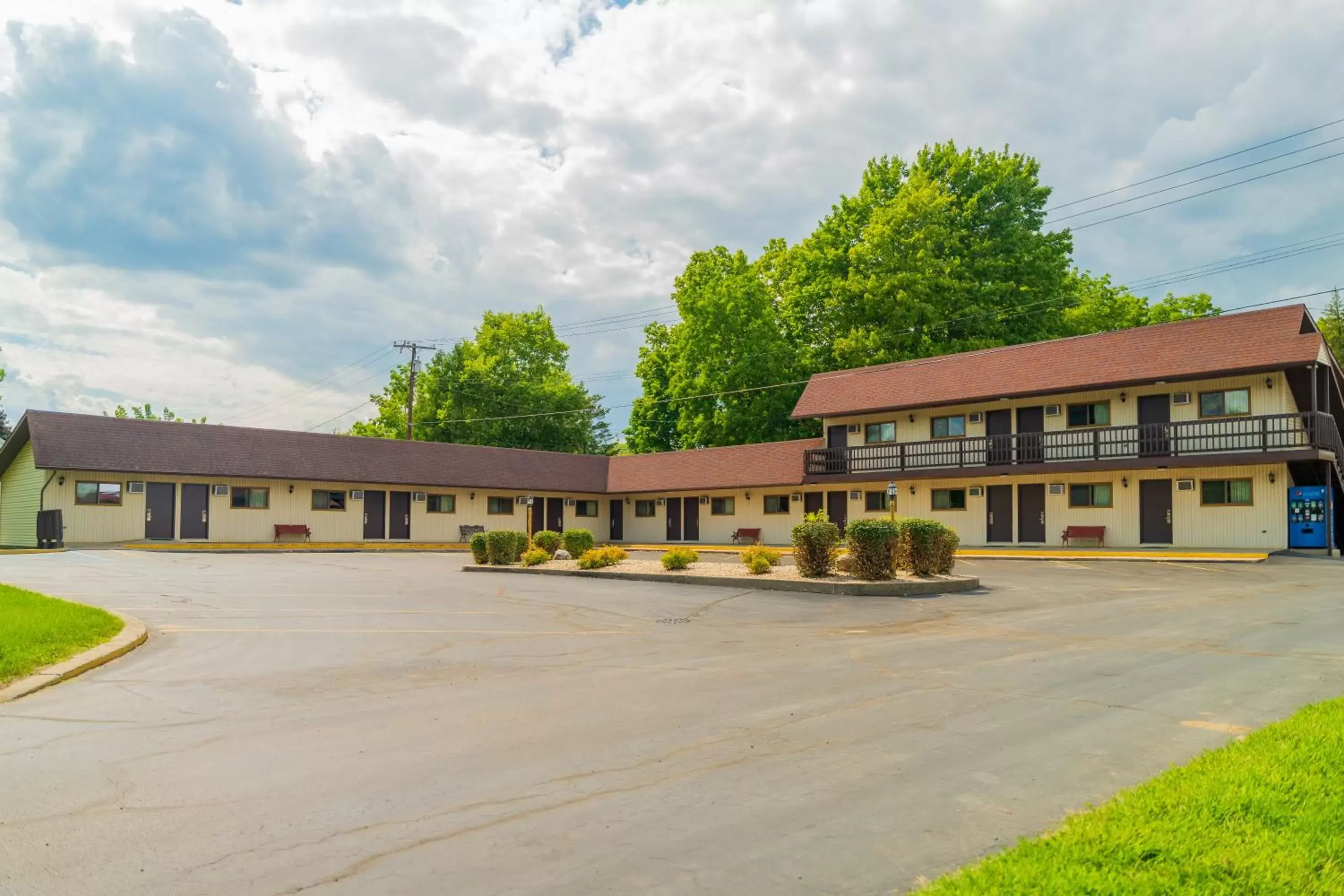 Property Building in Kingsway Inn