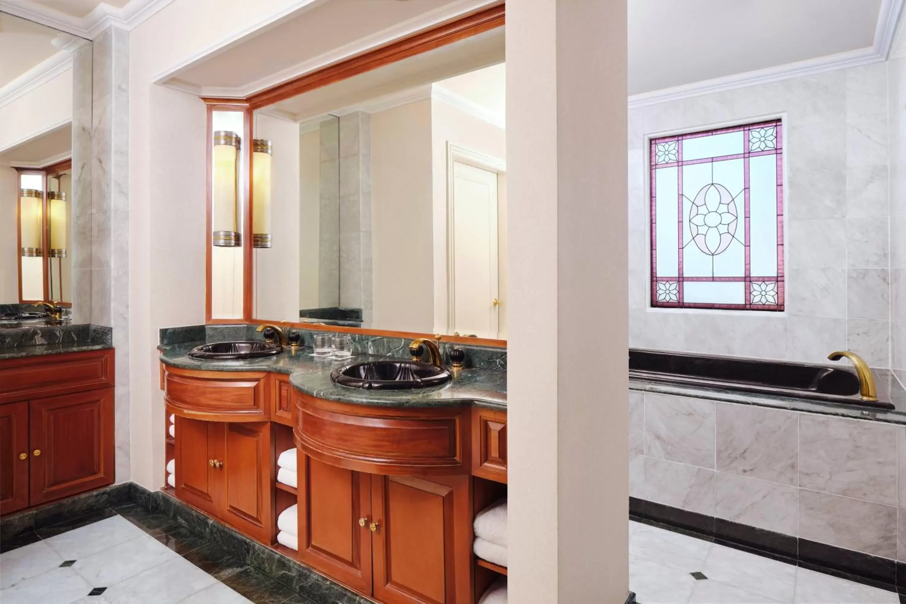 Bathroom in JW Marriott Hotel Surabaya
