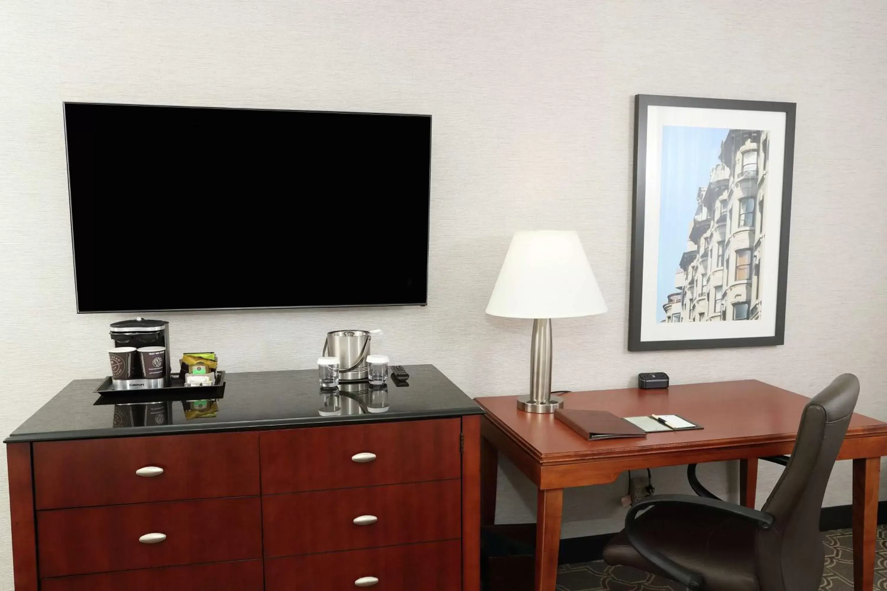 Bedroom, TV/Entertainment Center in DoubleTree by Hilton Boston/Westborough