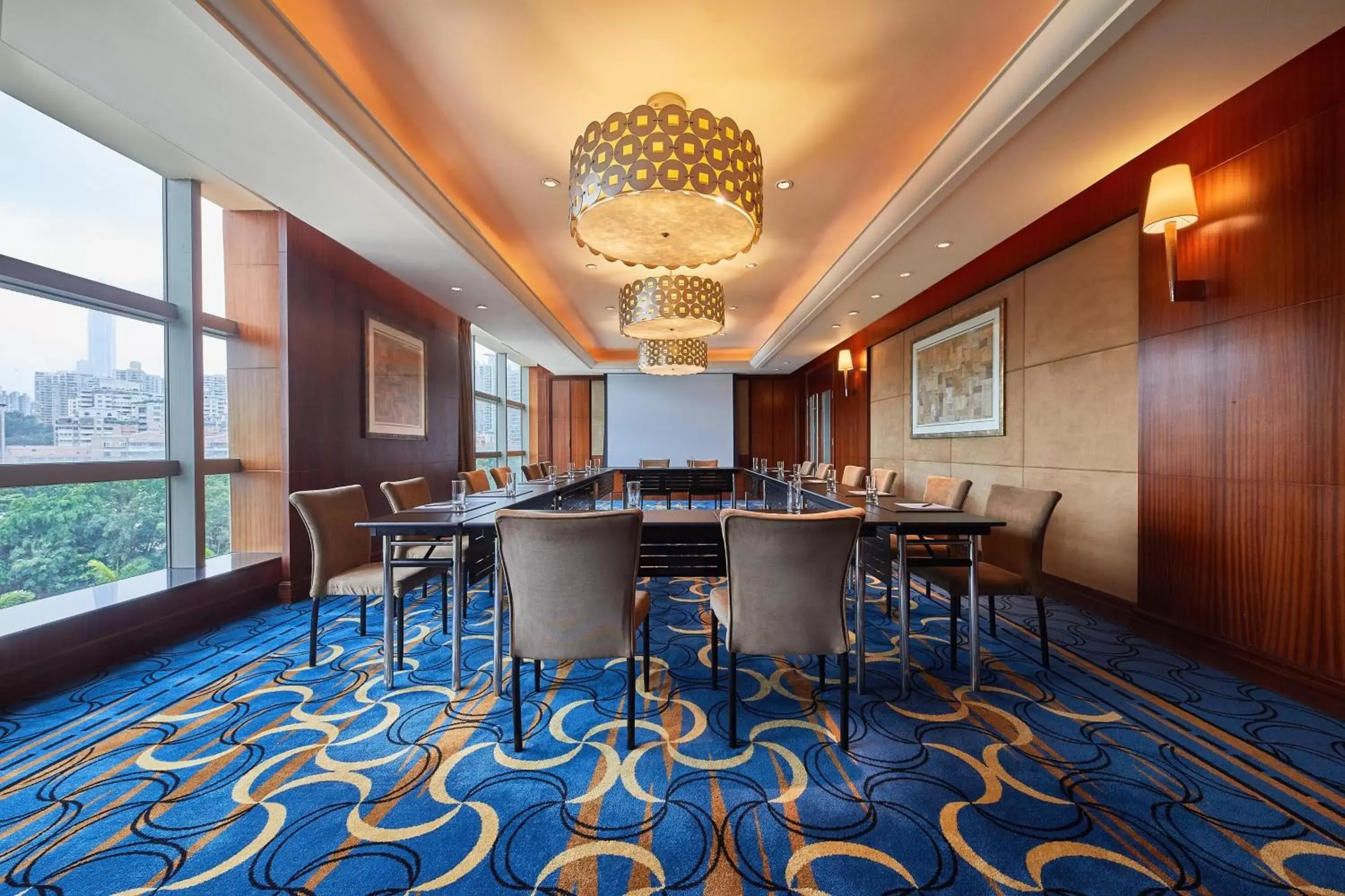 Meeting/conference room in Four Points by Sheraton Shenzhen