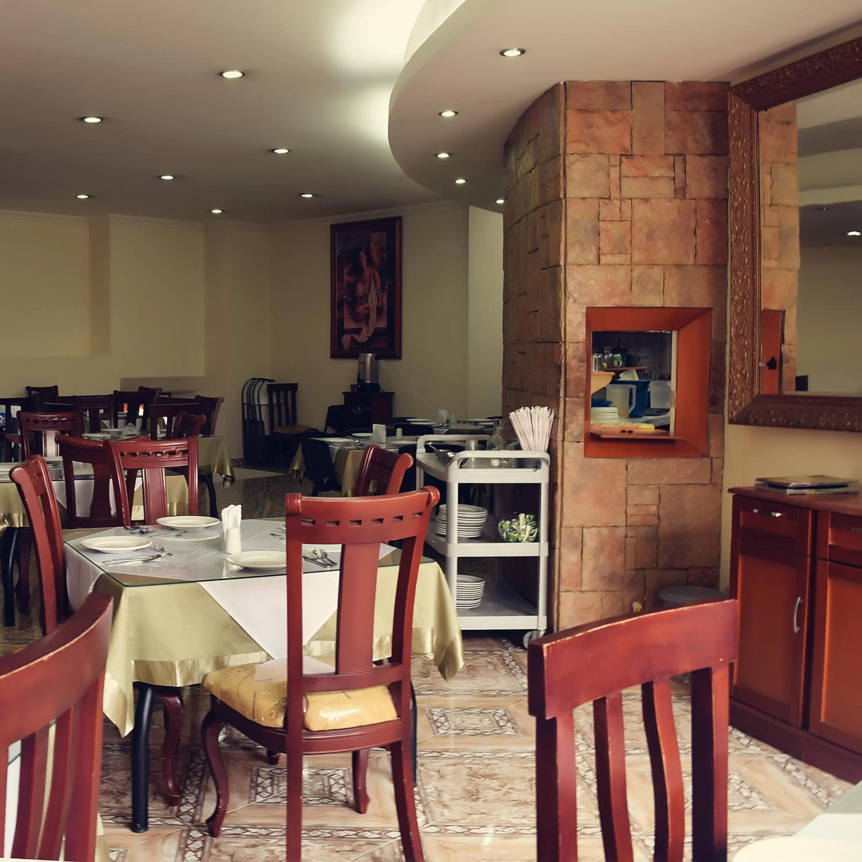 Restaurant/places to eat in Hotel Santa Isabel 2