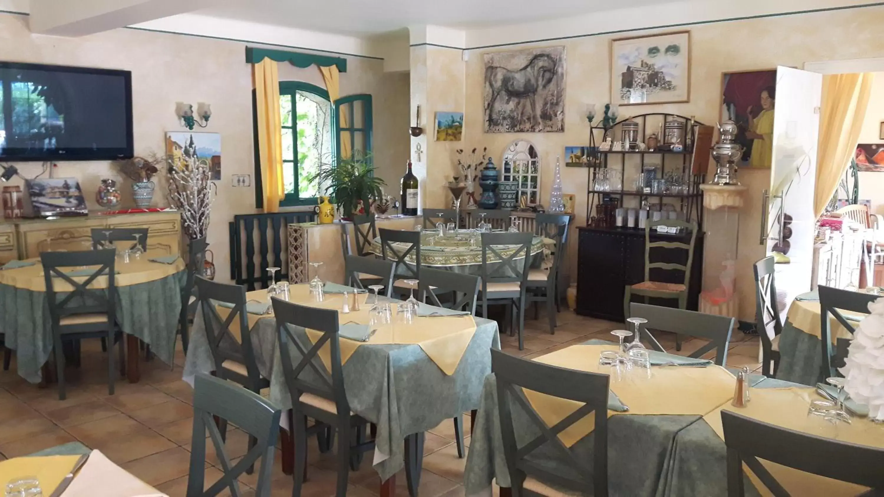 Lunch, Restaurant/Places to Eat in Auberge les Aromes