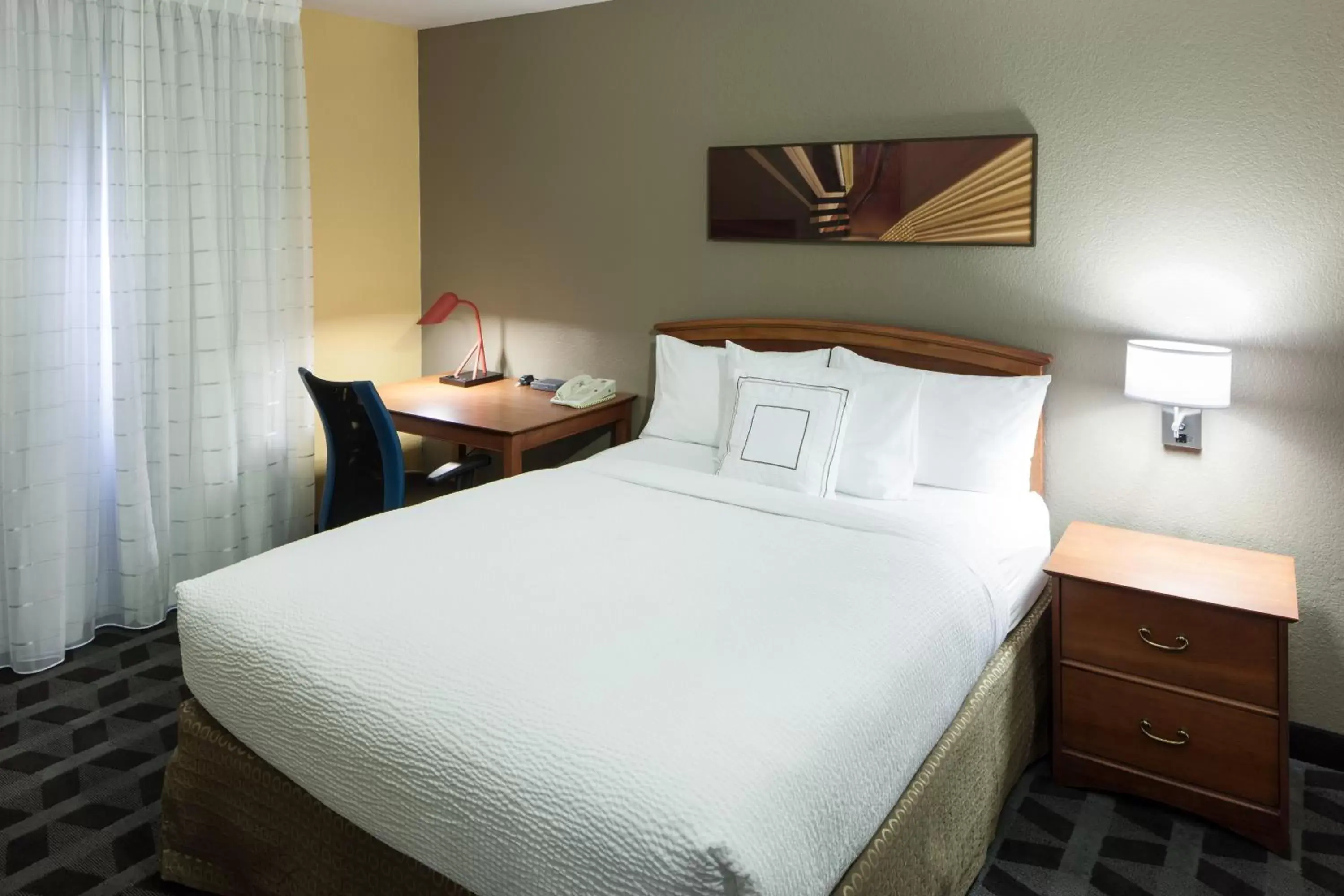 Bed in TownePlace Suites Dallas Arlington North