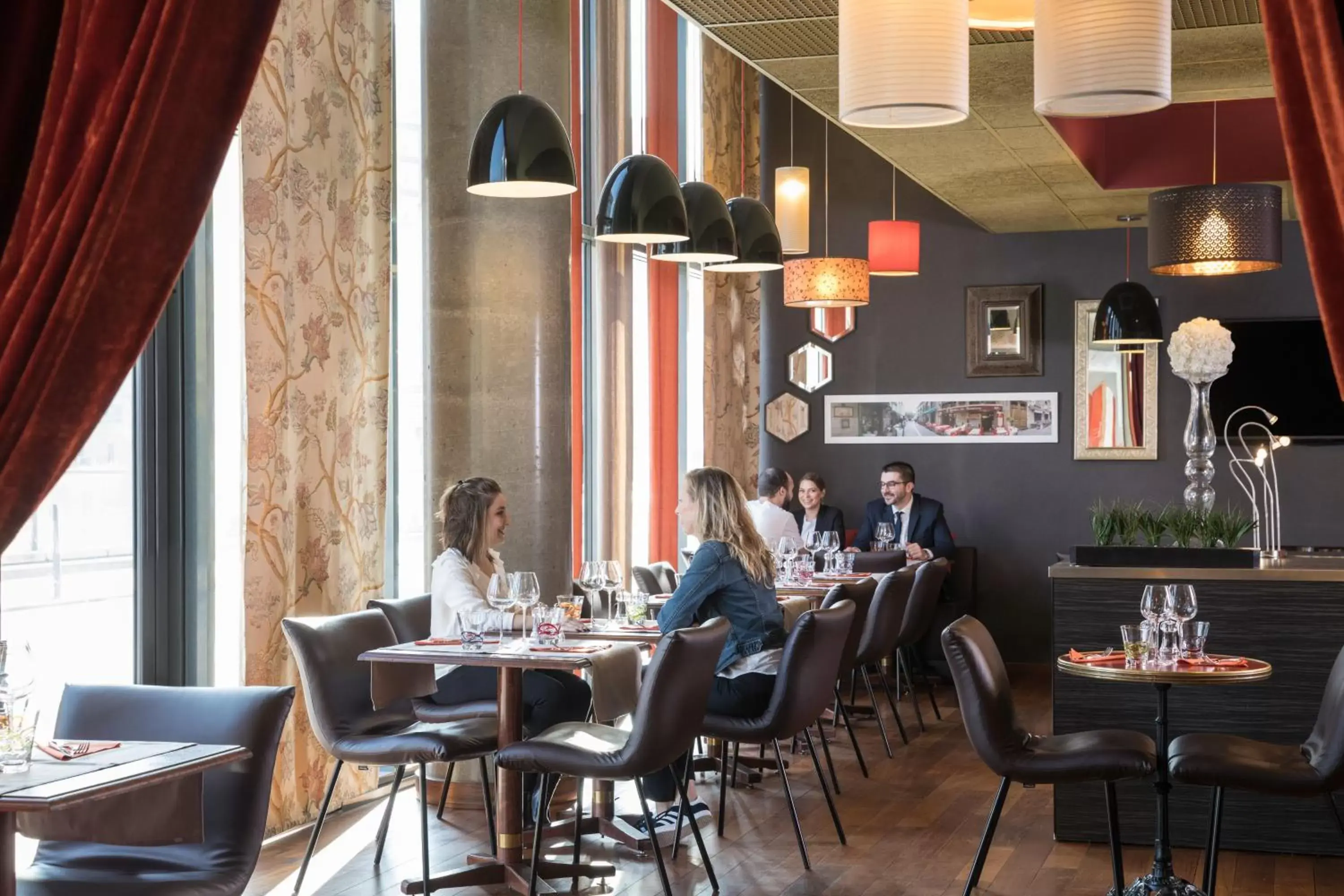 Restaurant/Places to Eat in Mercure Lyon Centre - Gare Part Dieu