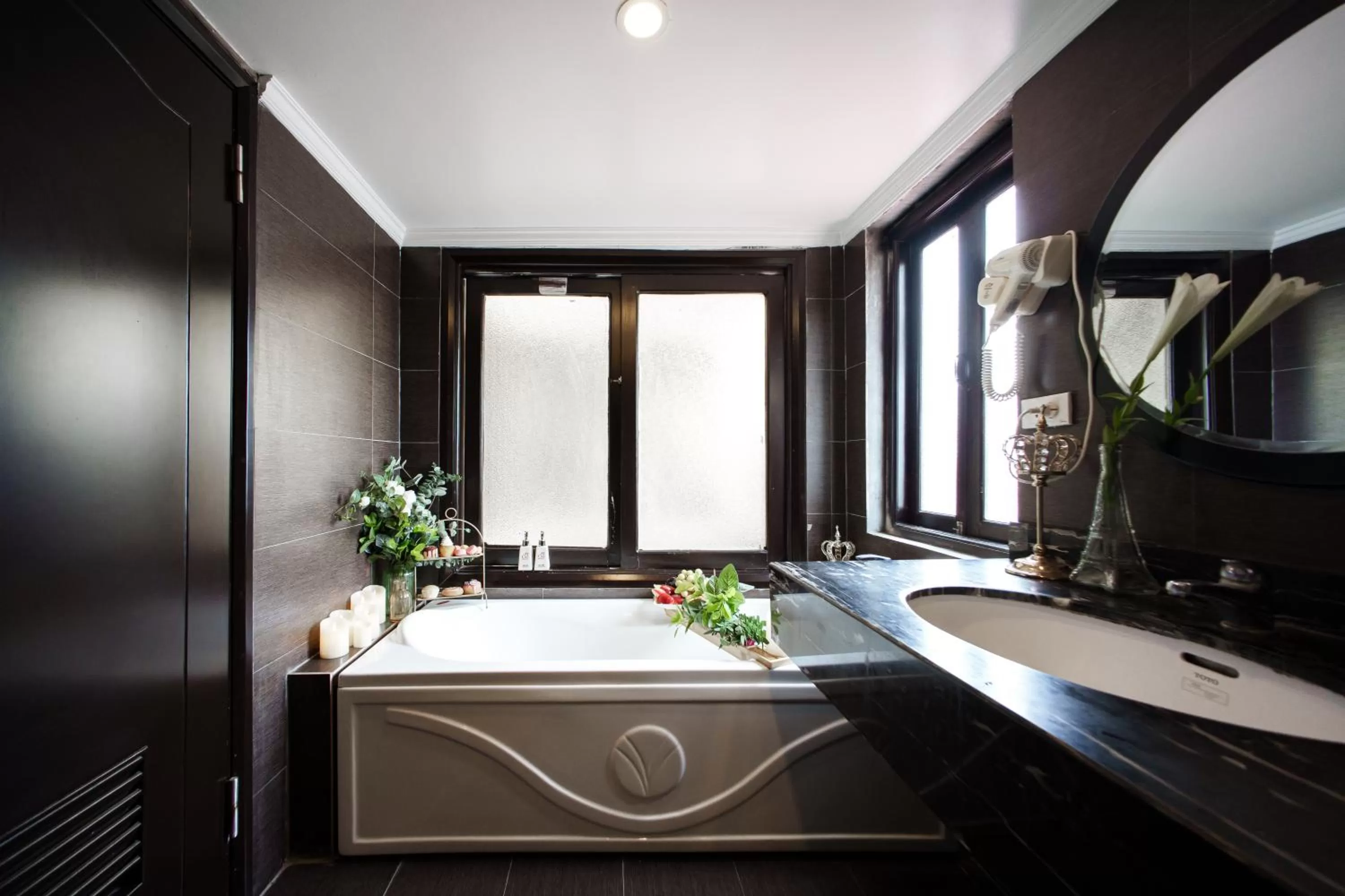 Shower in Keypad Hotel - 24 Hang Ga