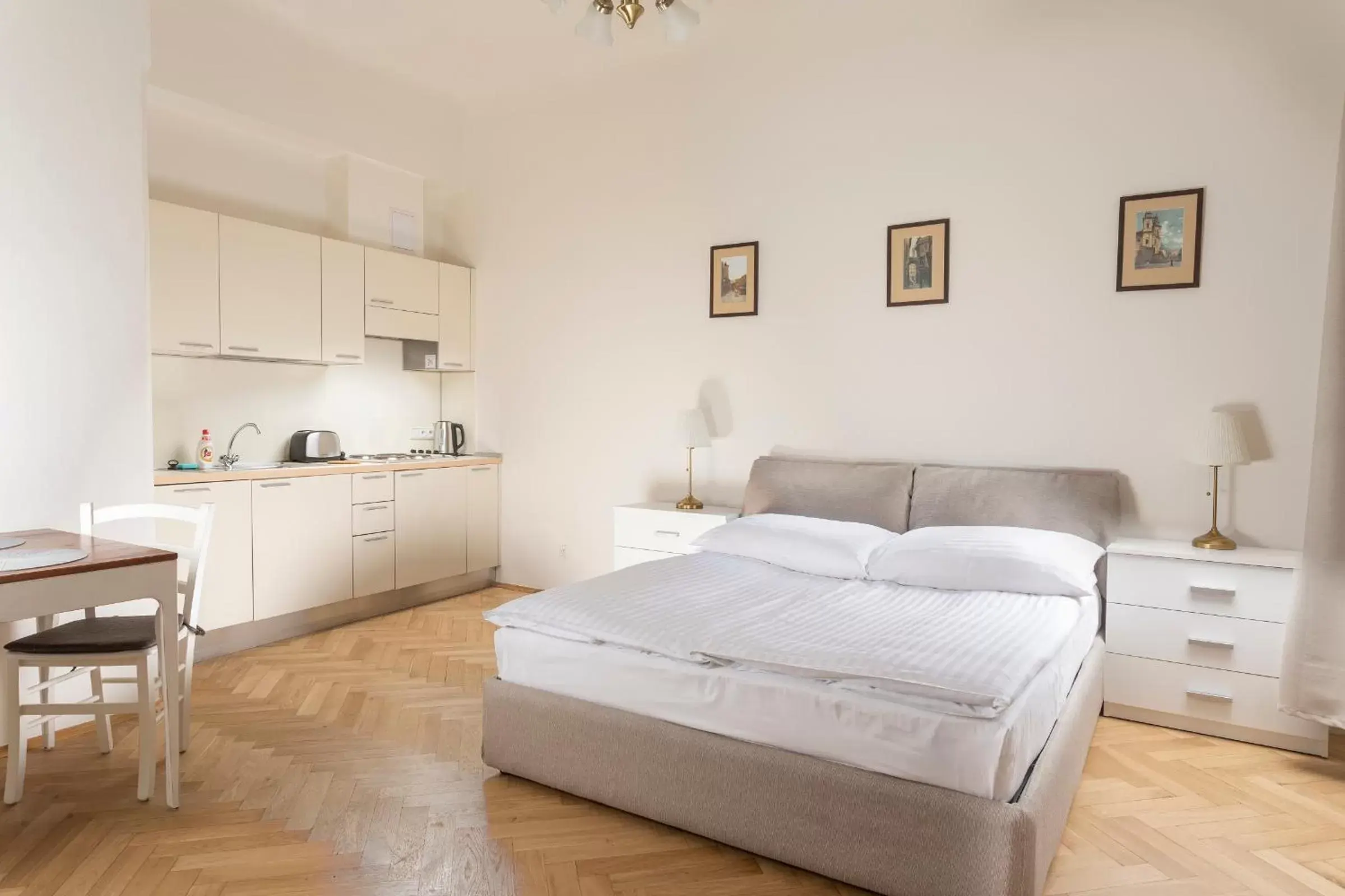 Standard Apartment in Three Golden Crowns Apartments Standard Apartment in Three Golden Crowns Apartments