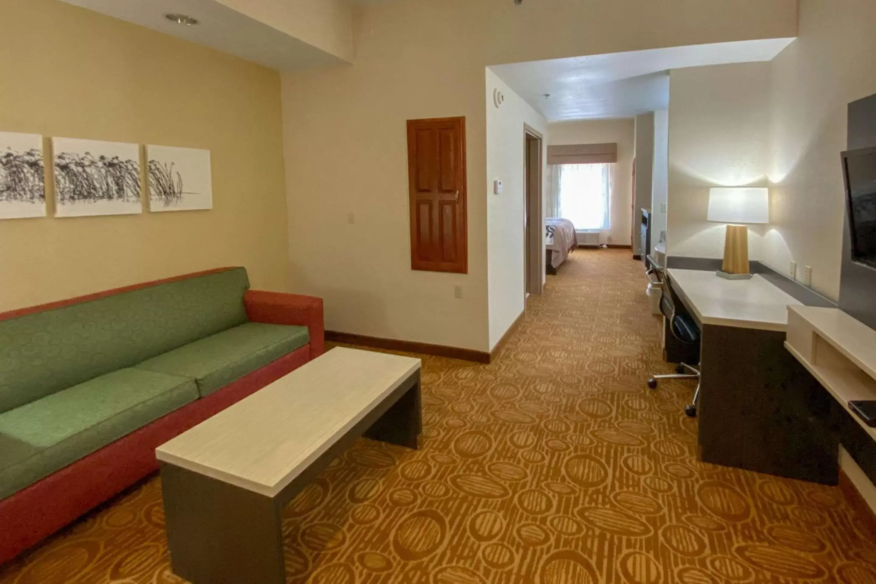 Photo of the whole room, Seating Area in Sleep Inn & Suites Springdale West