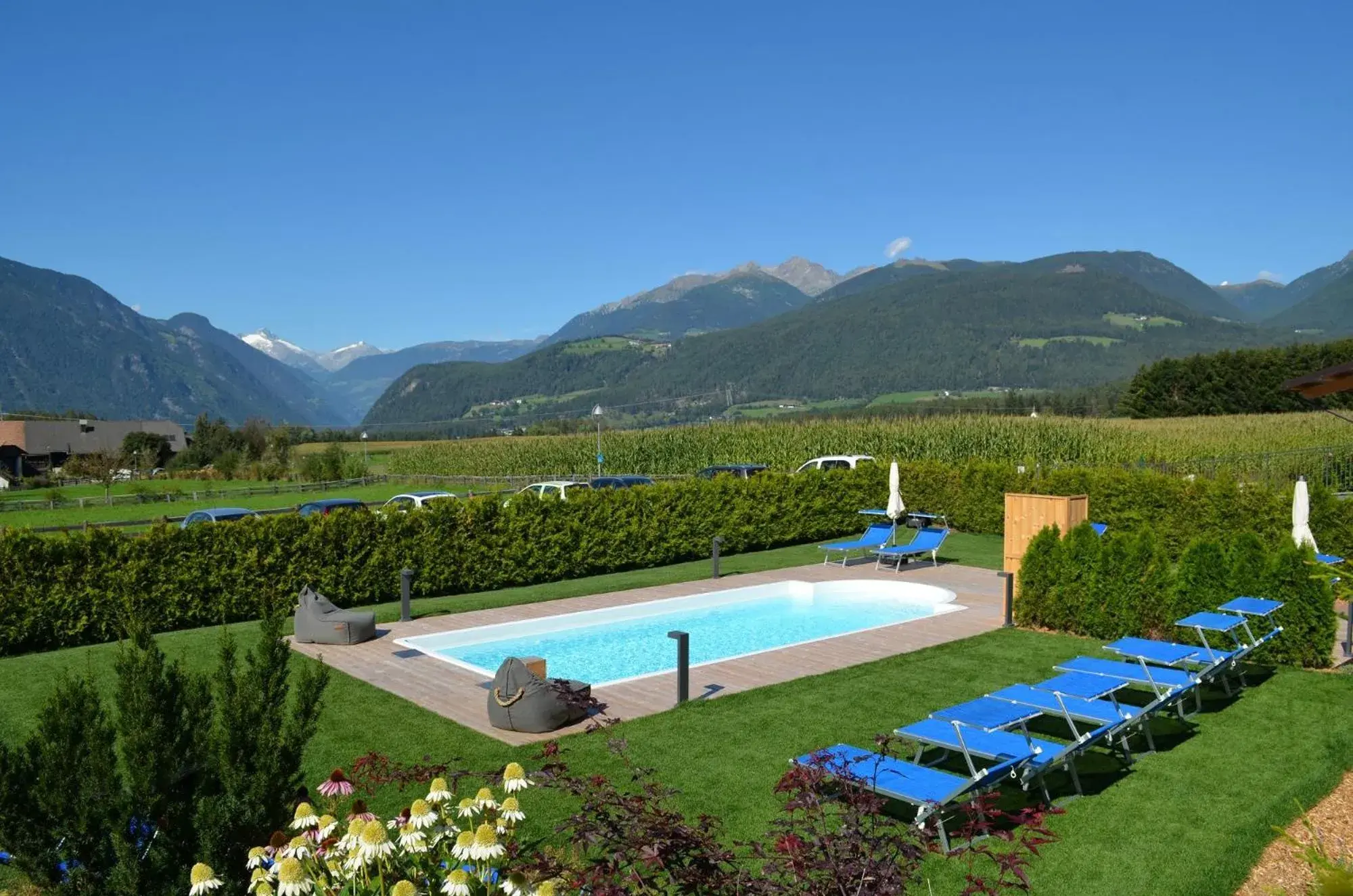 Swimming Pool in Hotel B&B Feldmessner