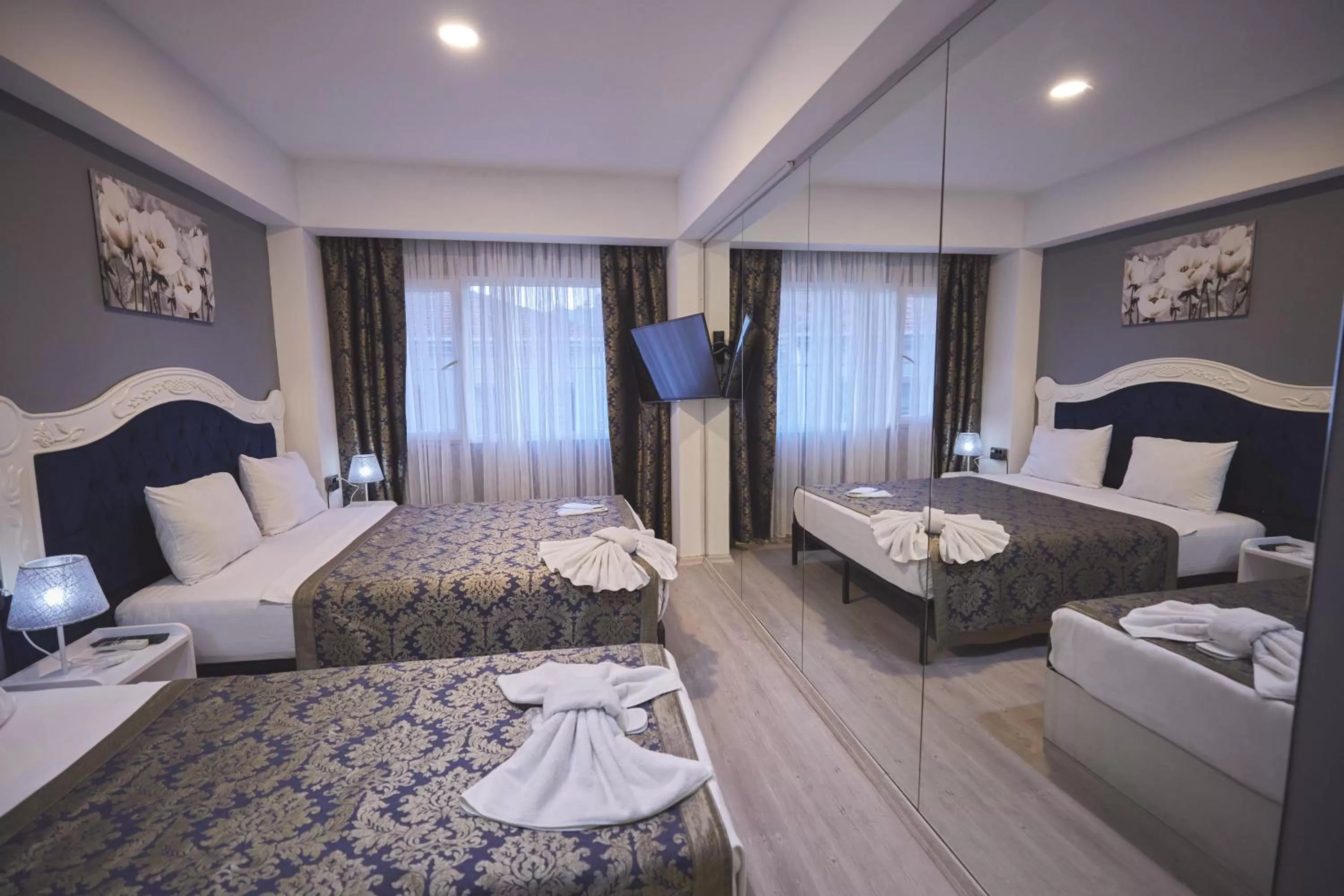 Photo of the whole room, Bed in Albatros Hagia Sophia Hotel