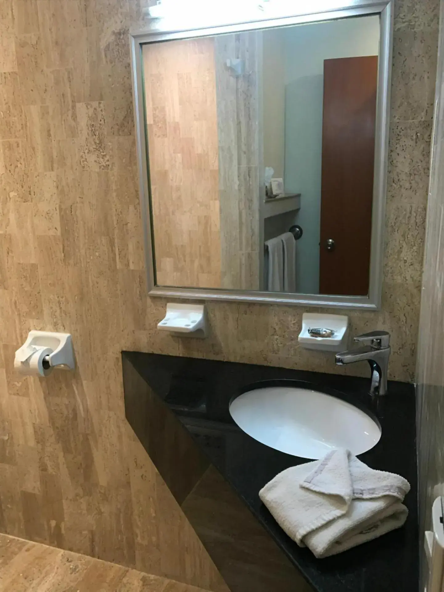 Bathroom in Hotel Arboledas Expo