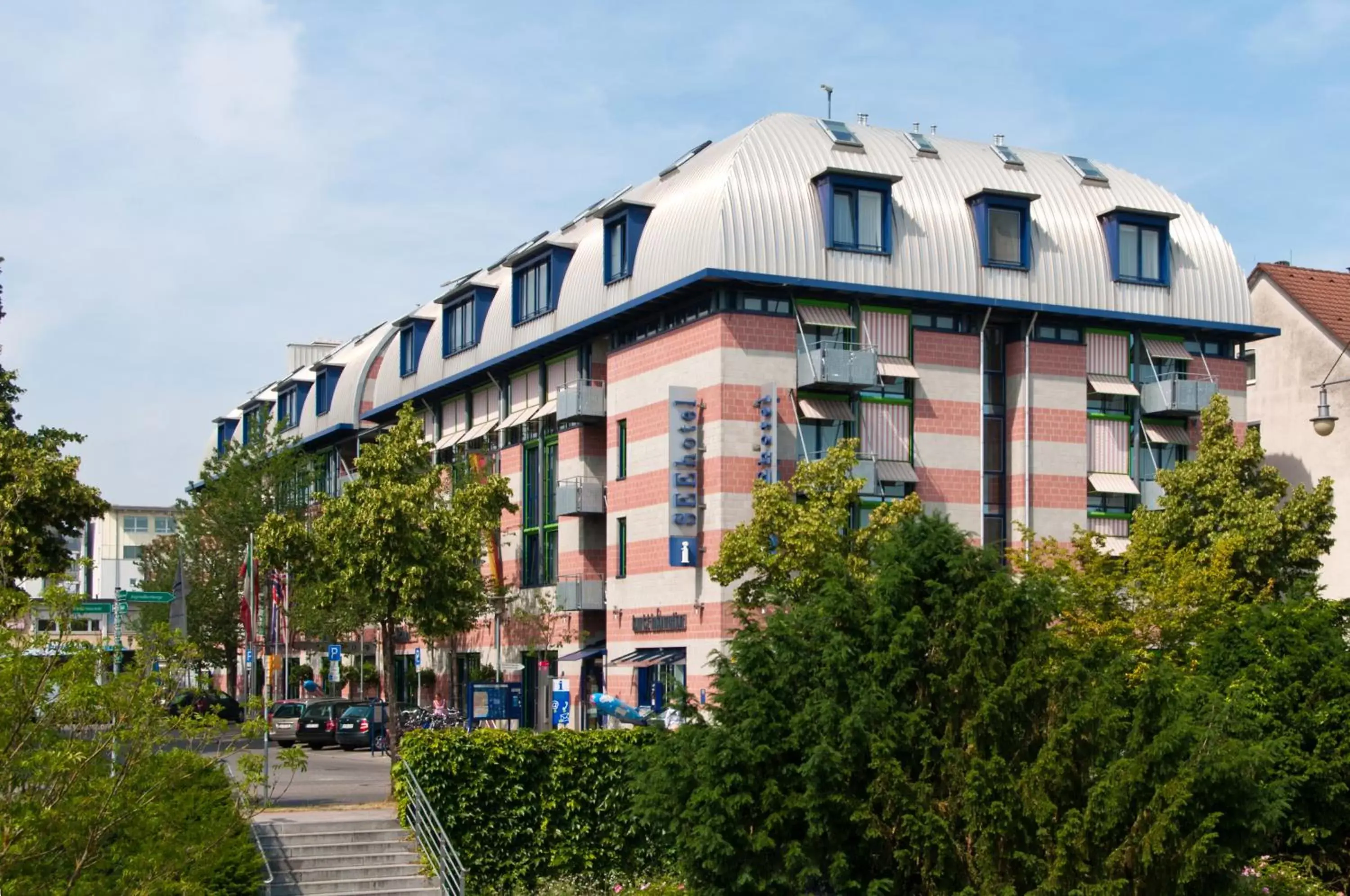 Facade/entrance, Property Building in SEEhotel Friedrichshafen