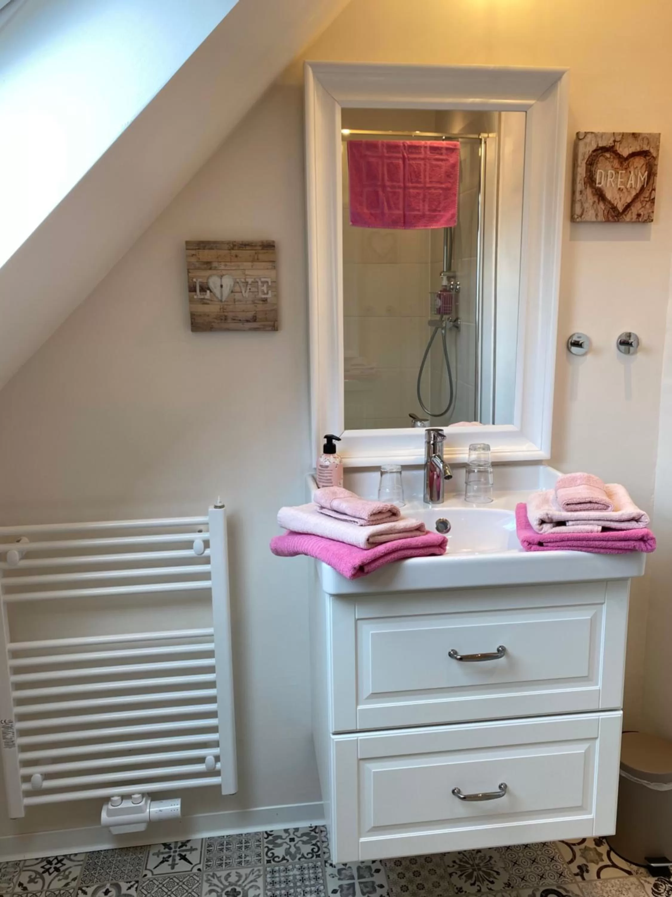 Bathroom in B&B Worpsweder Blick