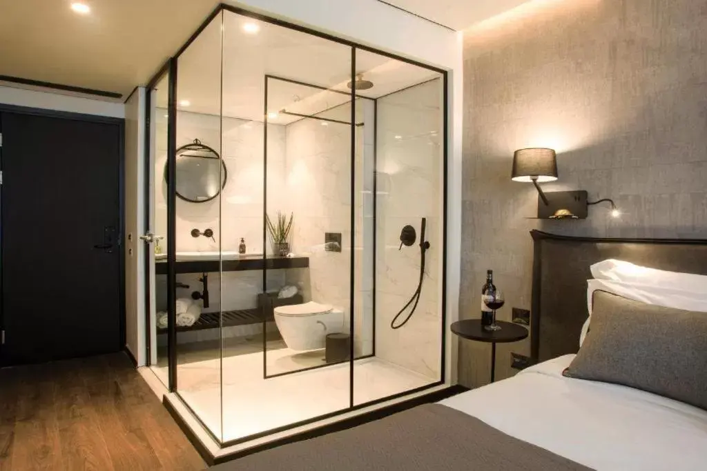 Shower, Bathroom in Daniel Herzliya Hotel