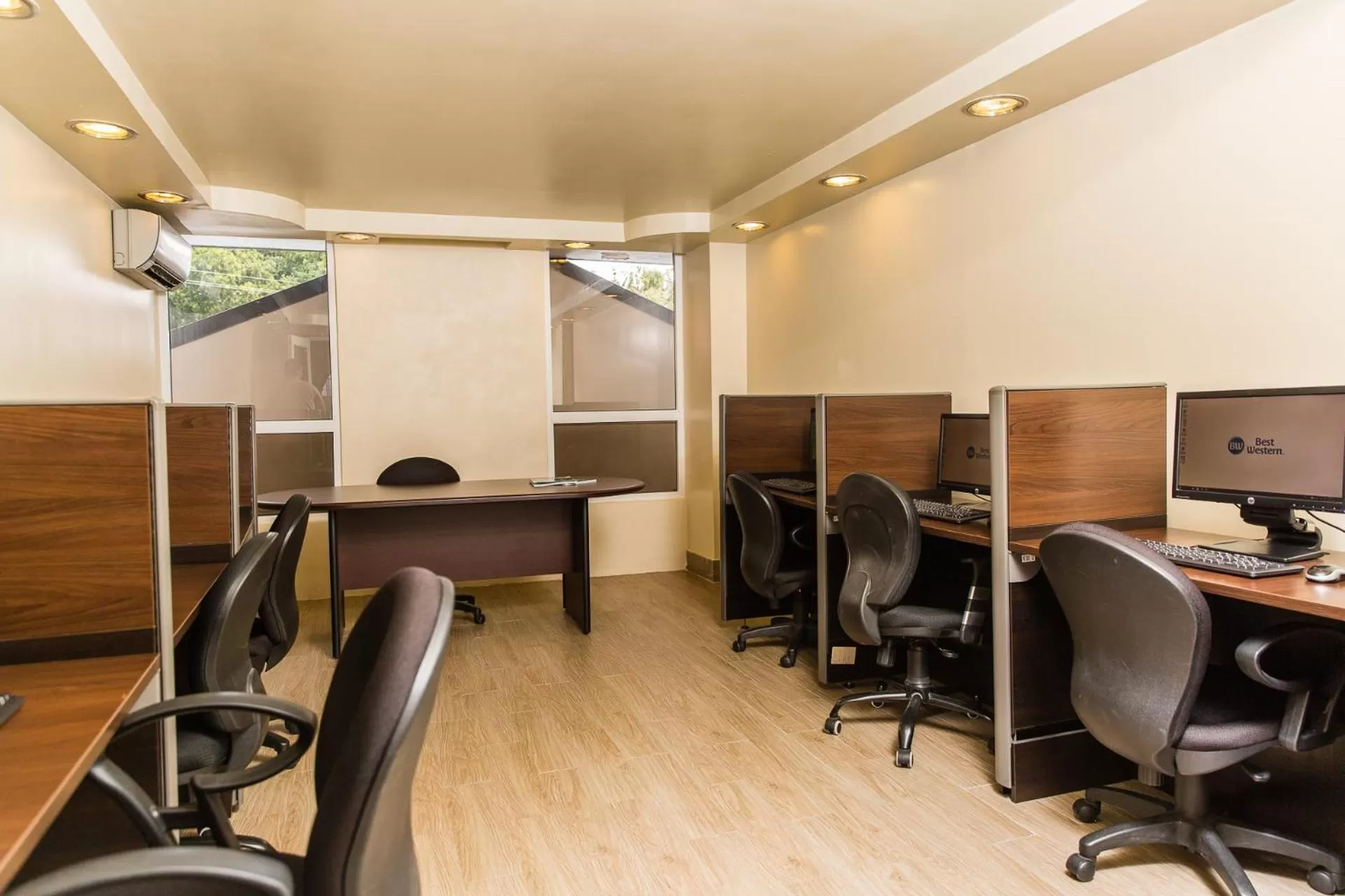 Area and facilities in Best Western El Dorado Panama Hotel