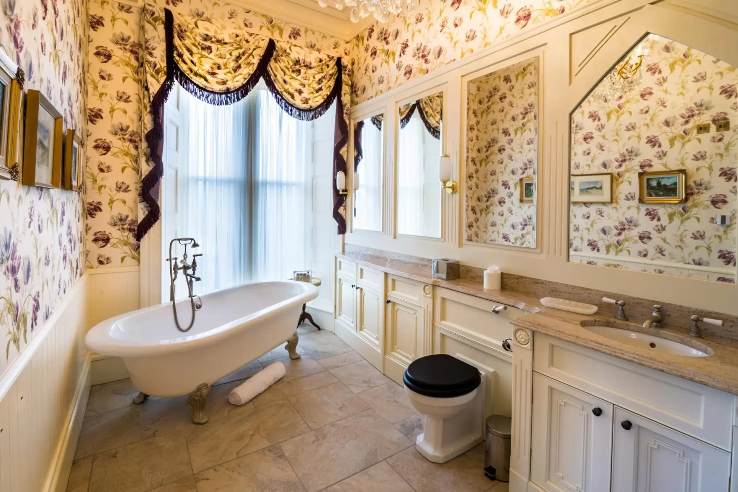 Bathroom in Crossbasket Castle