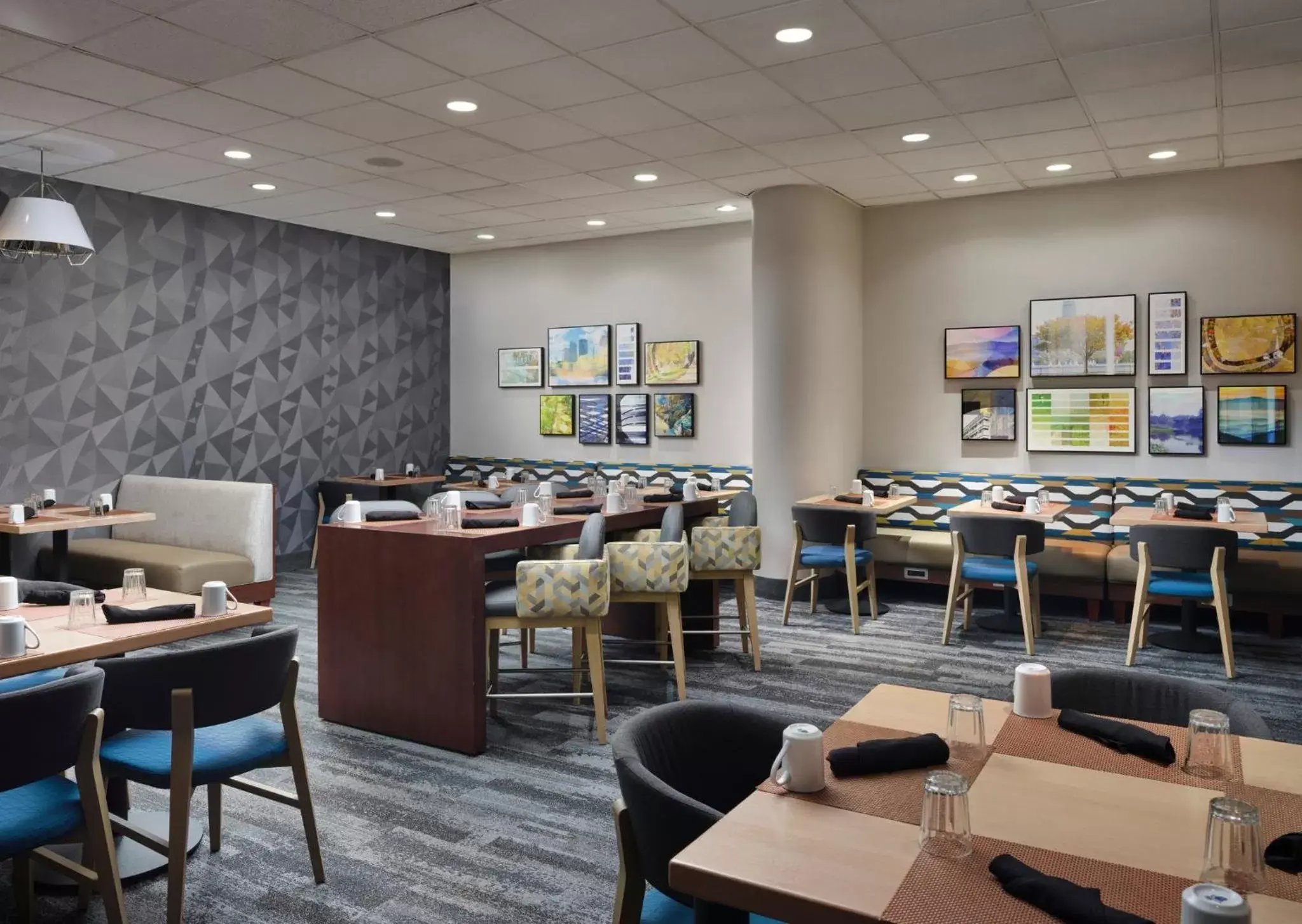 Restaurant/Places to Eat in Holiday Inn Boston - Dedham Hotel & Conference Center, an IHG Hotel