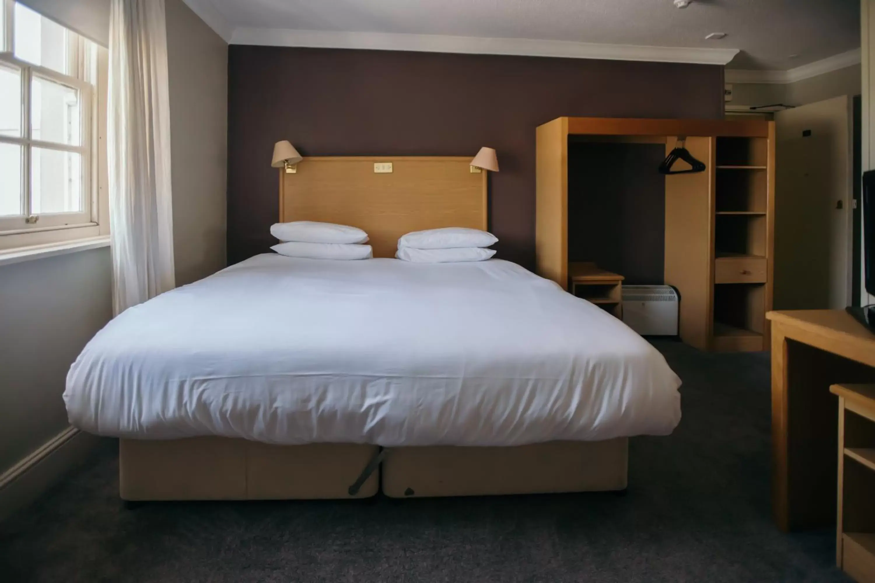 Bedroom, Bed in The Royal Hotel TLK