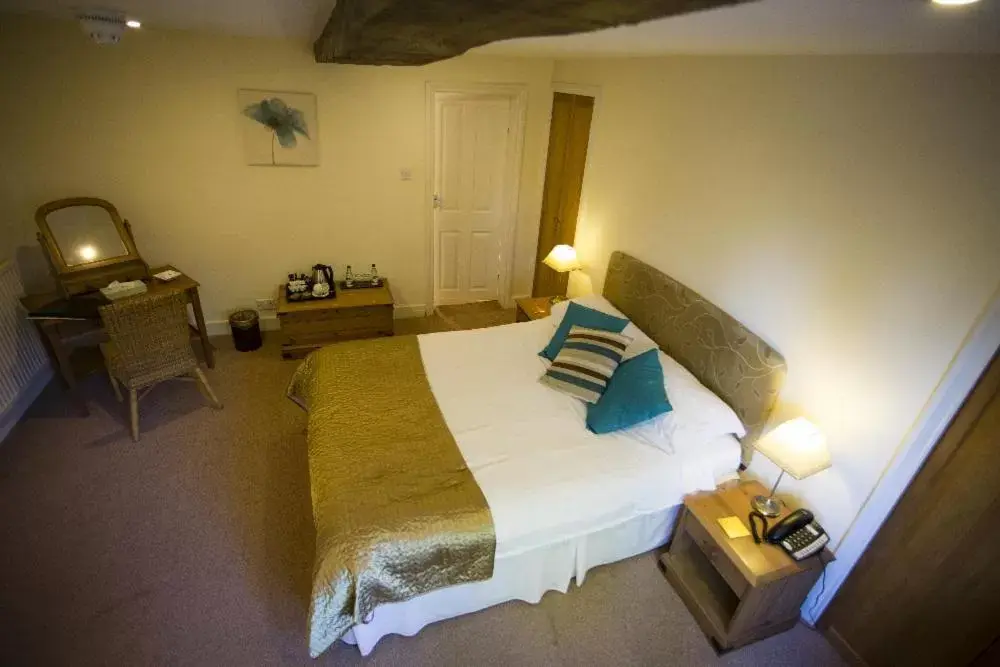 Photo of the whole room, Bed in Hornsbury Mill
