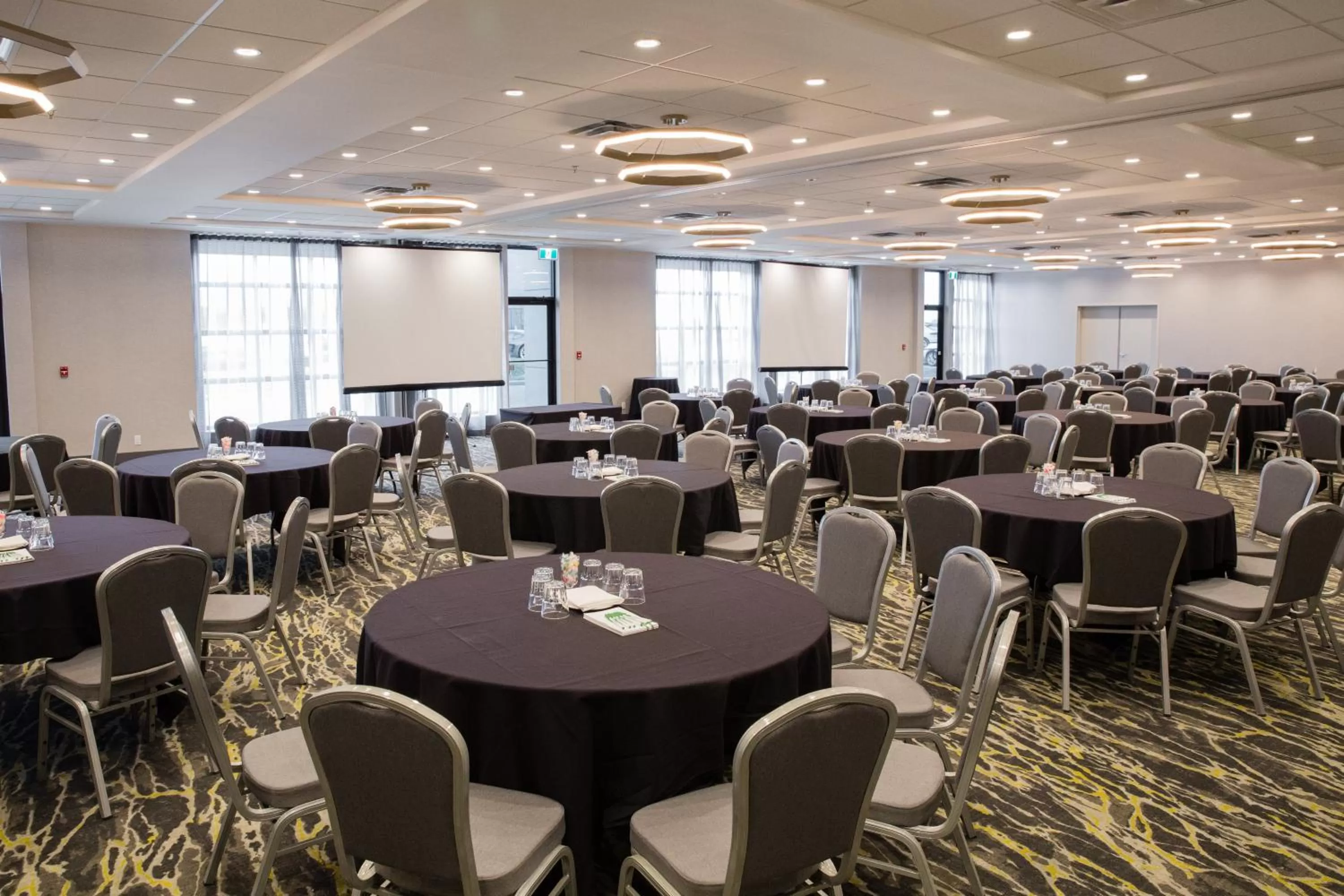 Banquet/Function facilities in Holiday Inn Hotel & Suites Calgary South - Conference Ctr by IHG