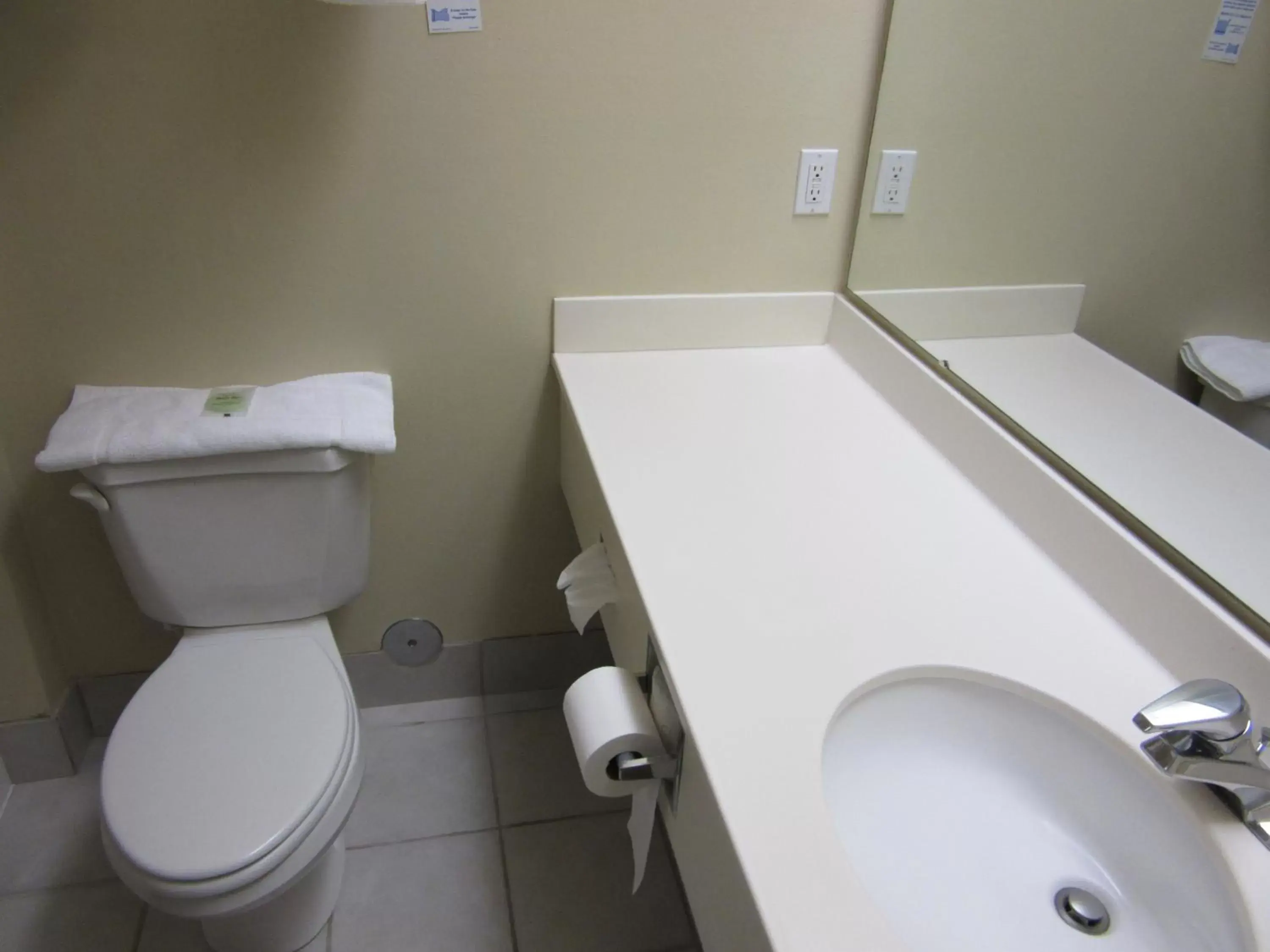 Bathroom in Yellowstone Lodge