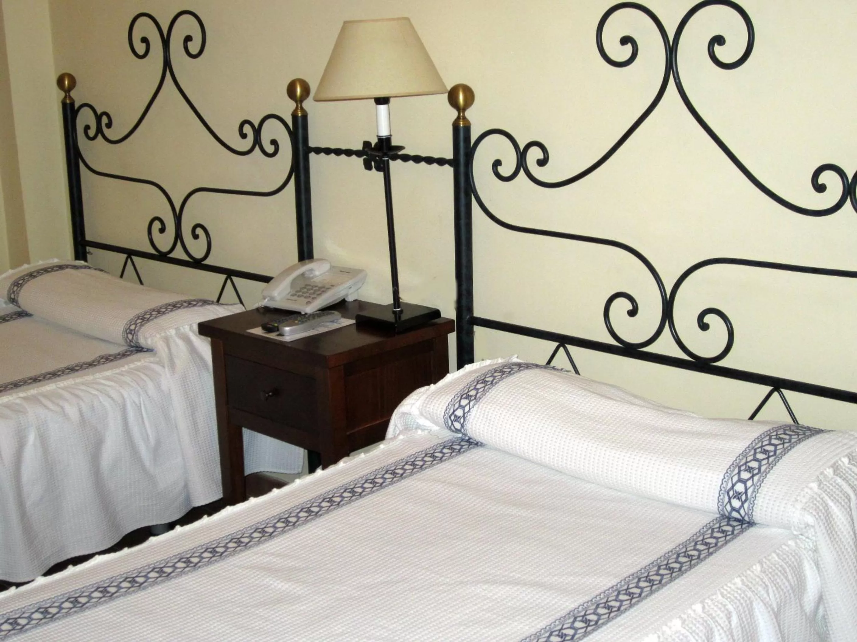 Bed in Coso Viejo