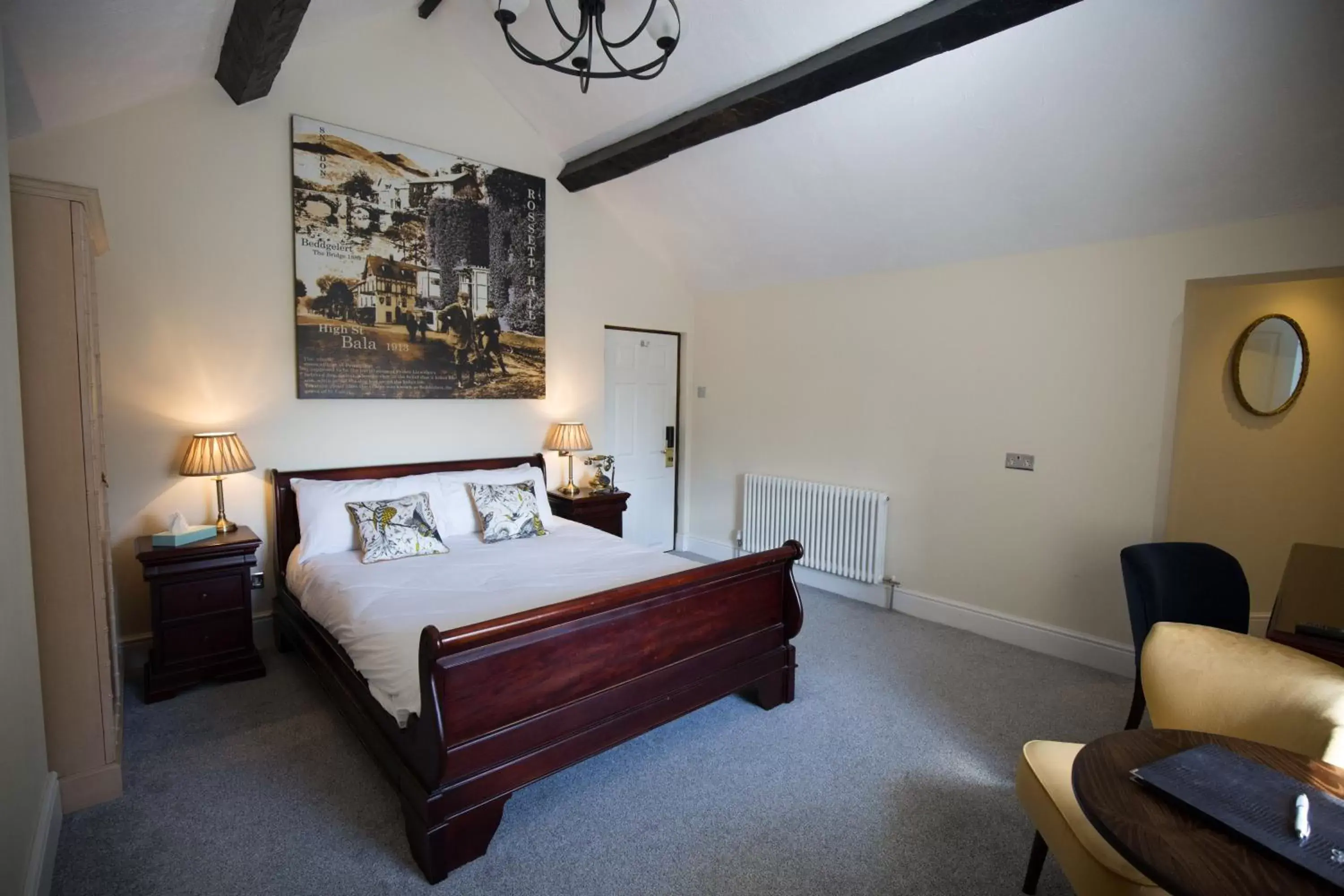 Bed in Rossett Hall Hotel