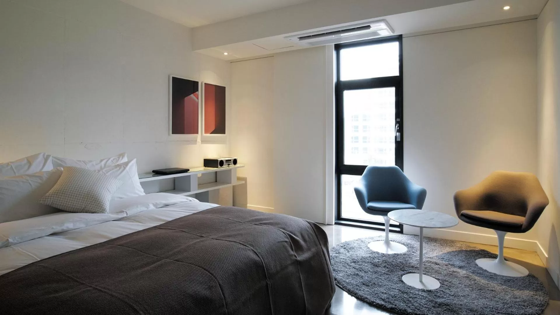 Bed in JS Boutique Hotel