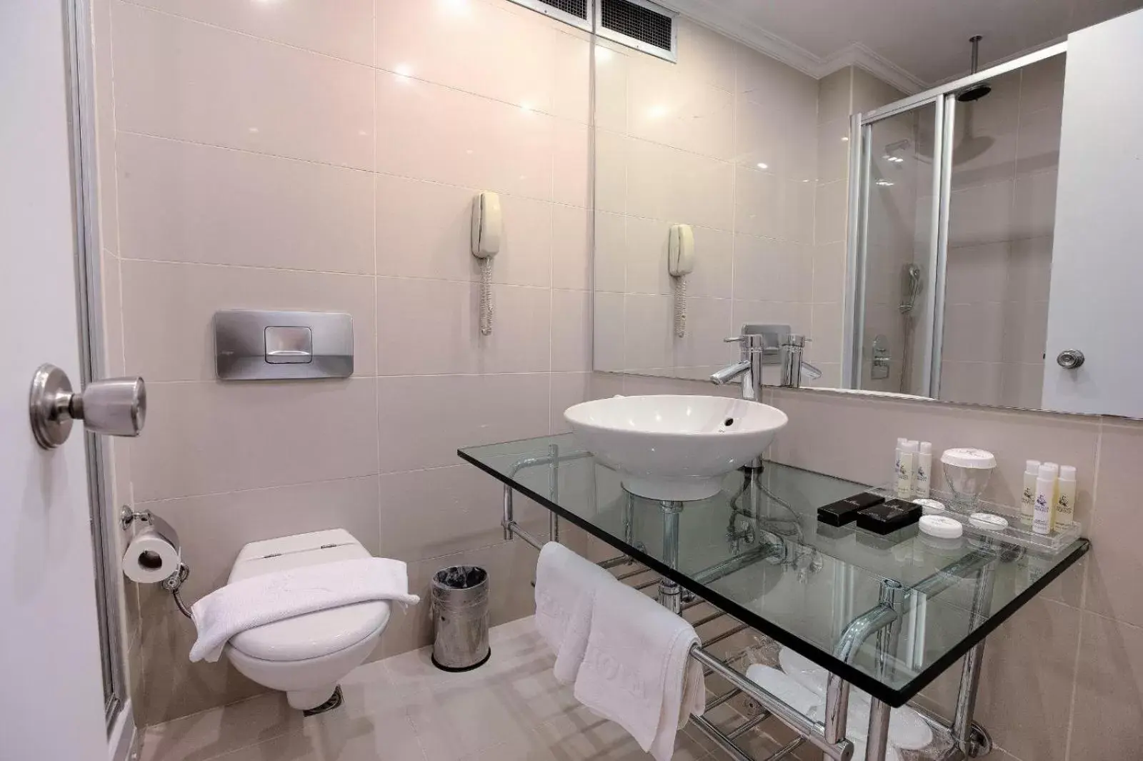 Shower, Bathroom in Kalyon Hotel Istanbul