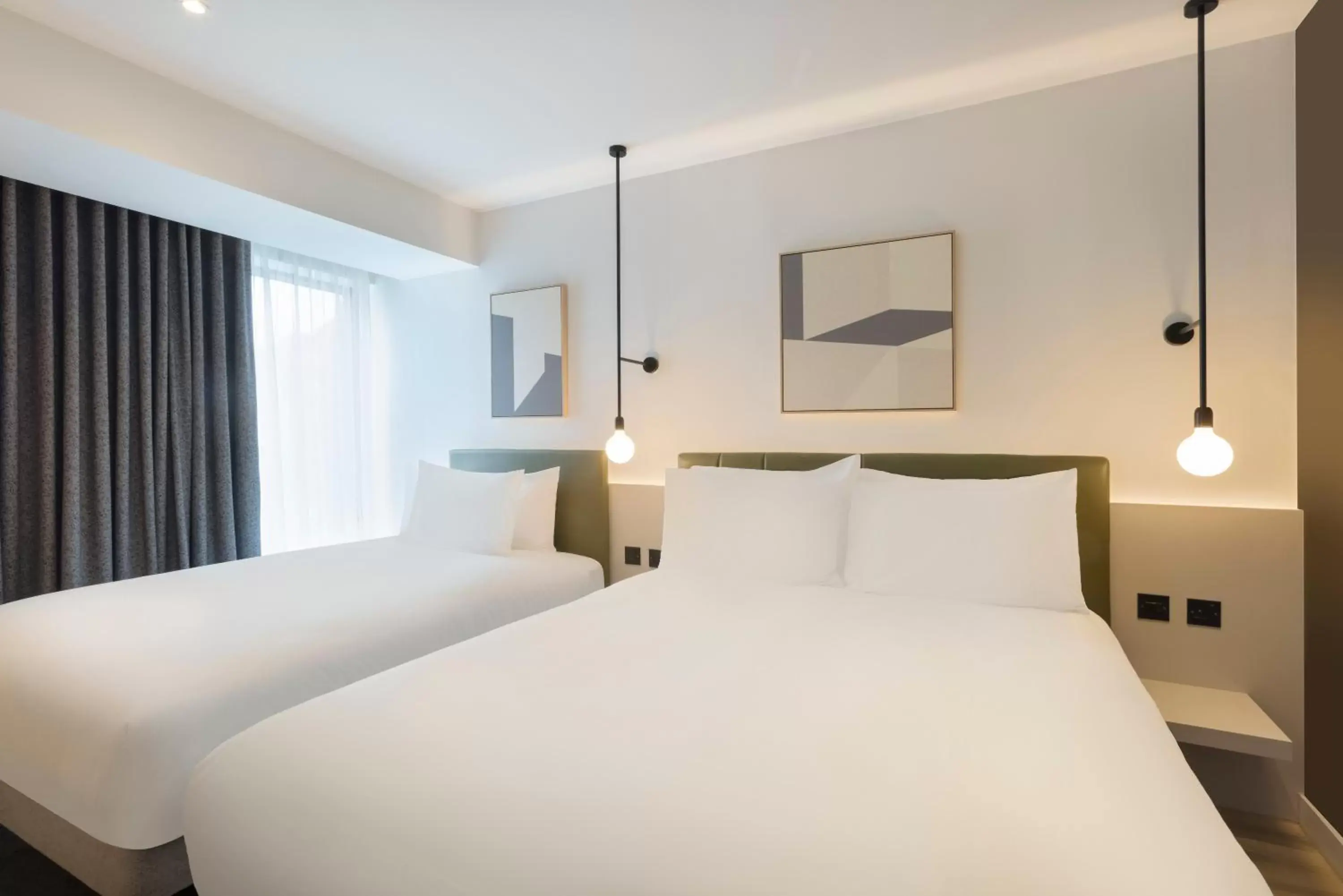 Standard Triple Room in Leonardo Hotel Manchester Piccadilly Standard Triple Room in Leonardo Hotel Manchester Piccadilly