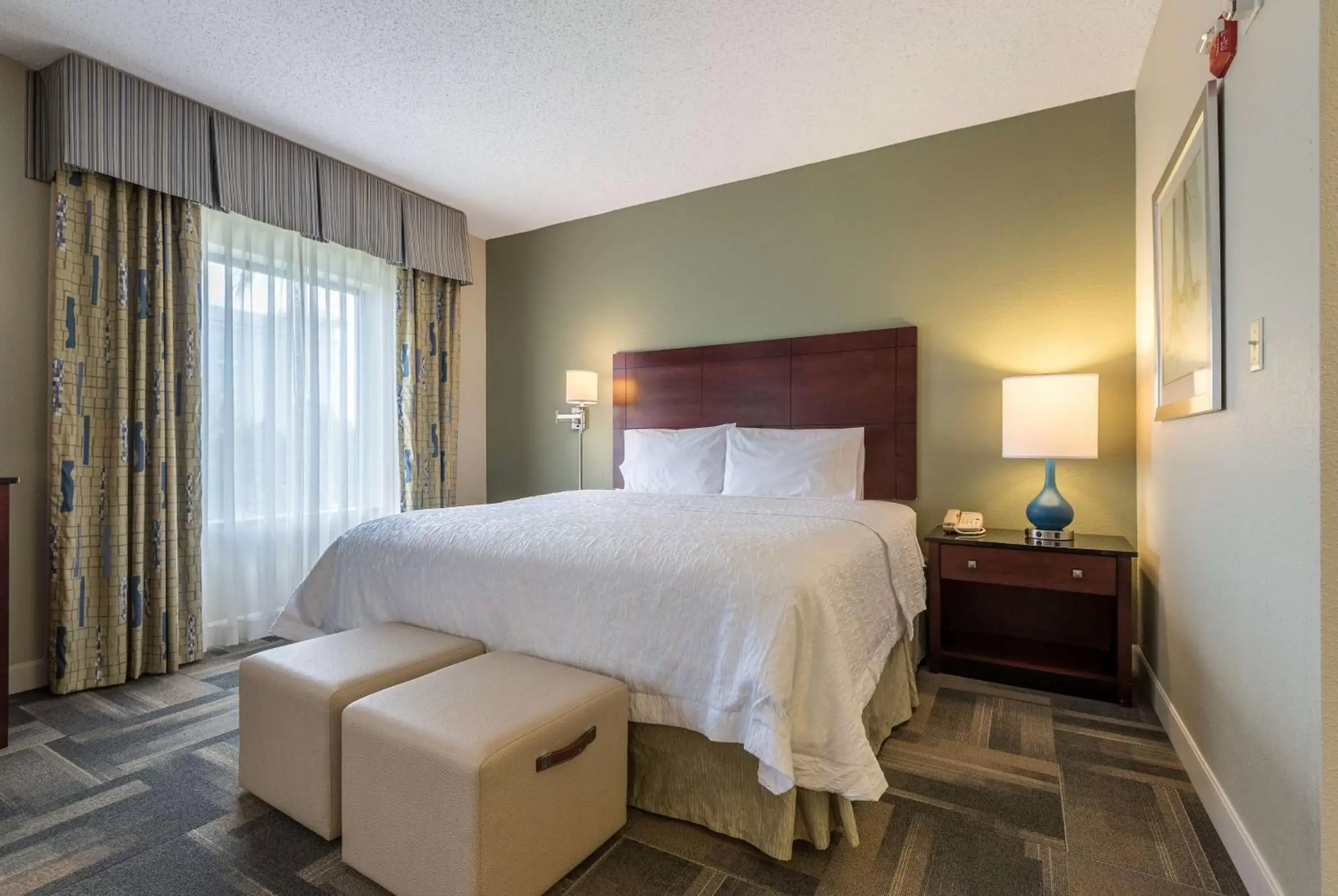 Bed in Hampton Inn & Suites Orlando-South Lake Buena Vista