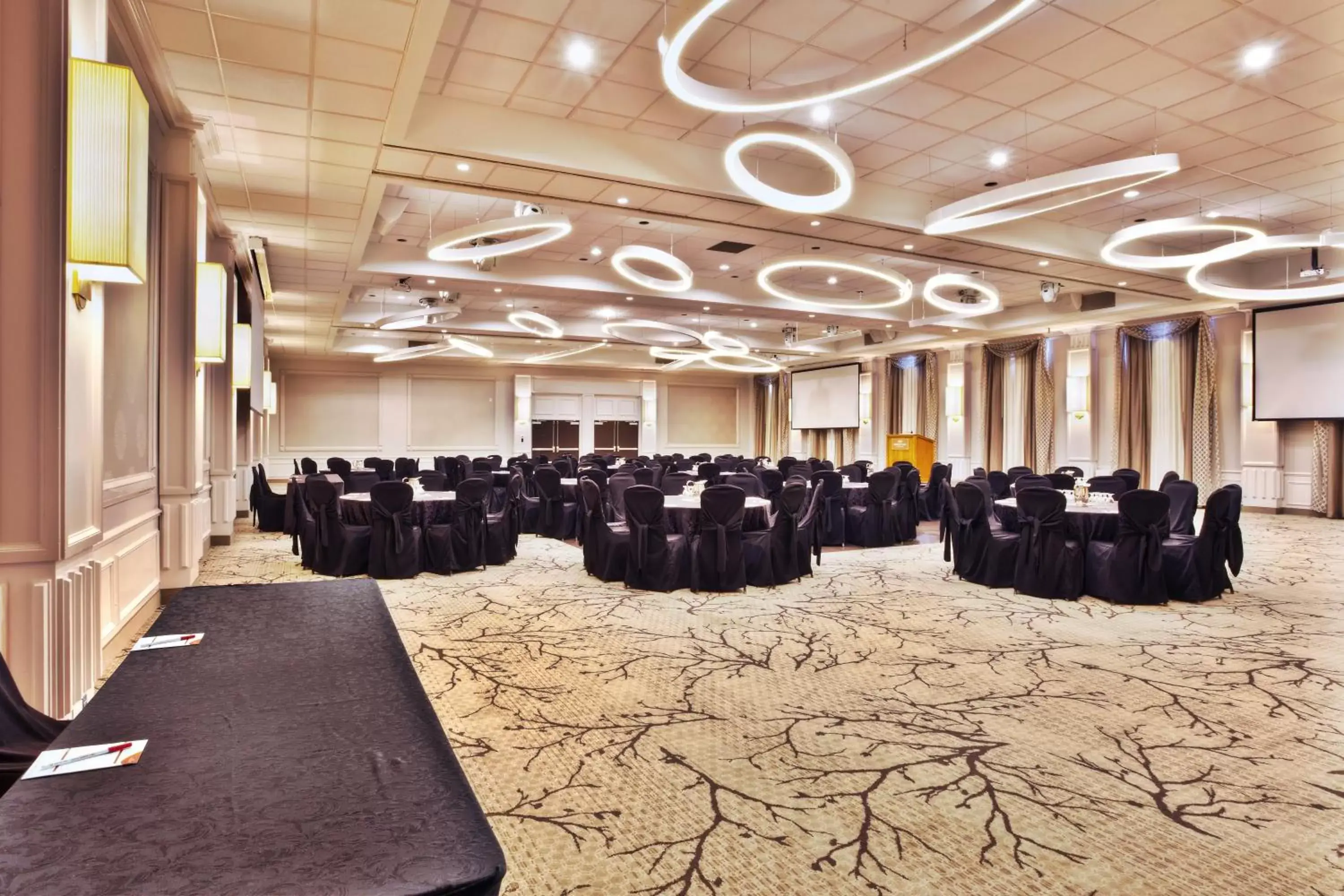 Banquet/Function facilities, Banquet Facilities in Crowne Plaza Kitchener-Waterloo, an IHG Hotel