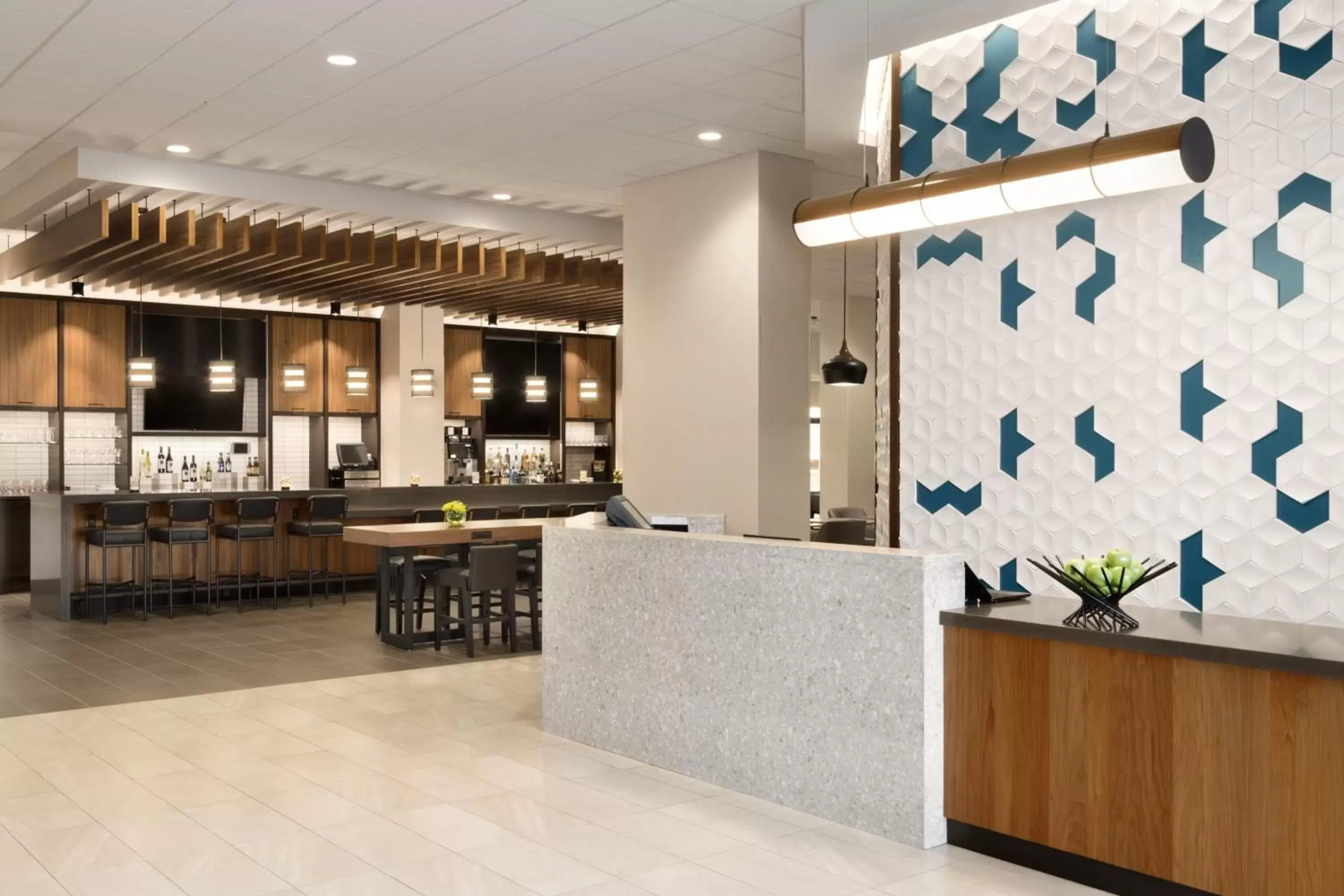 Lobby or reception in Hyatt Place Chicago O'Hare Airport