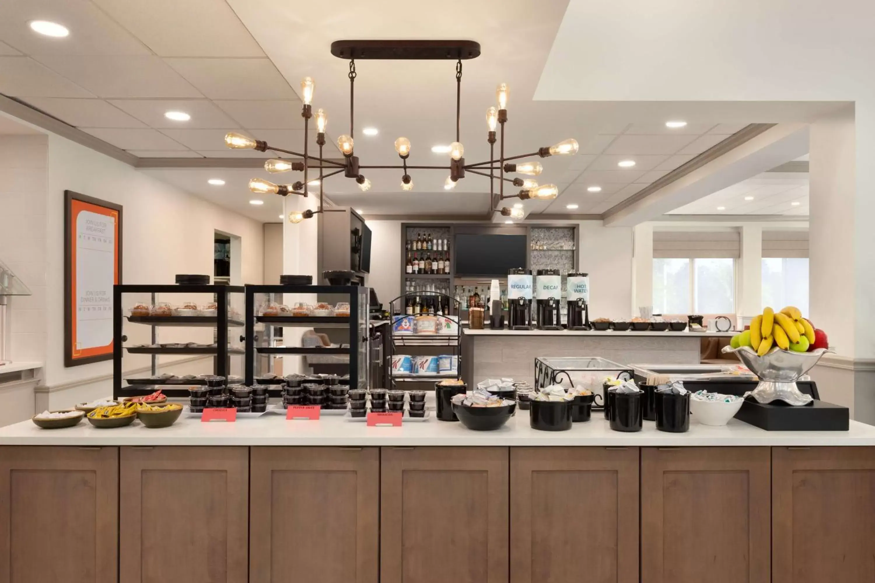 Restaurant/Places to Eat in Hilton Garden Inn Fort Myers Airport/FGCU