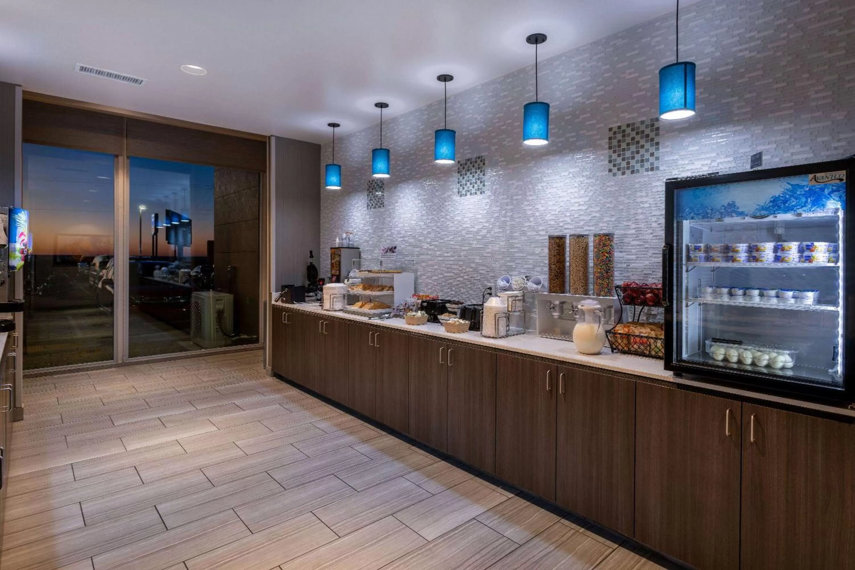 Breakfast in La Quinta Inn & Suites by Wyndham Holbrook Petrified Forest