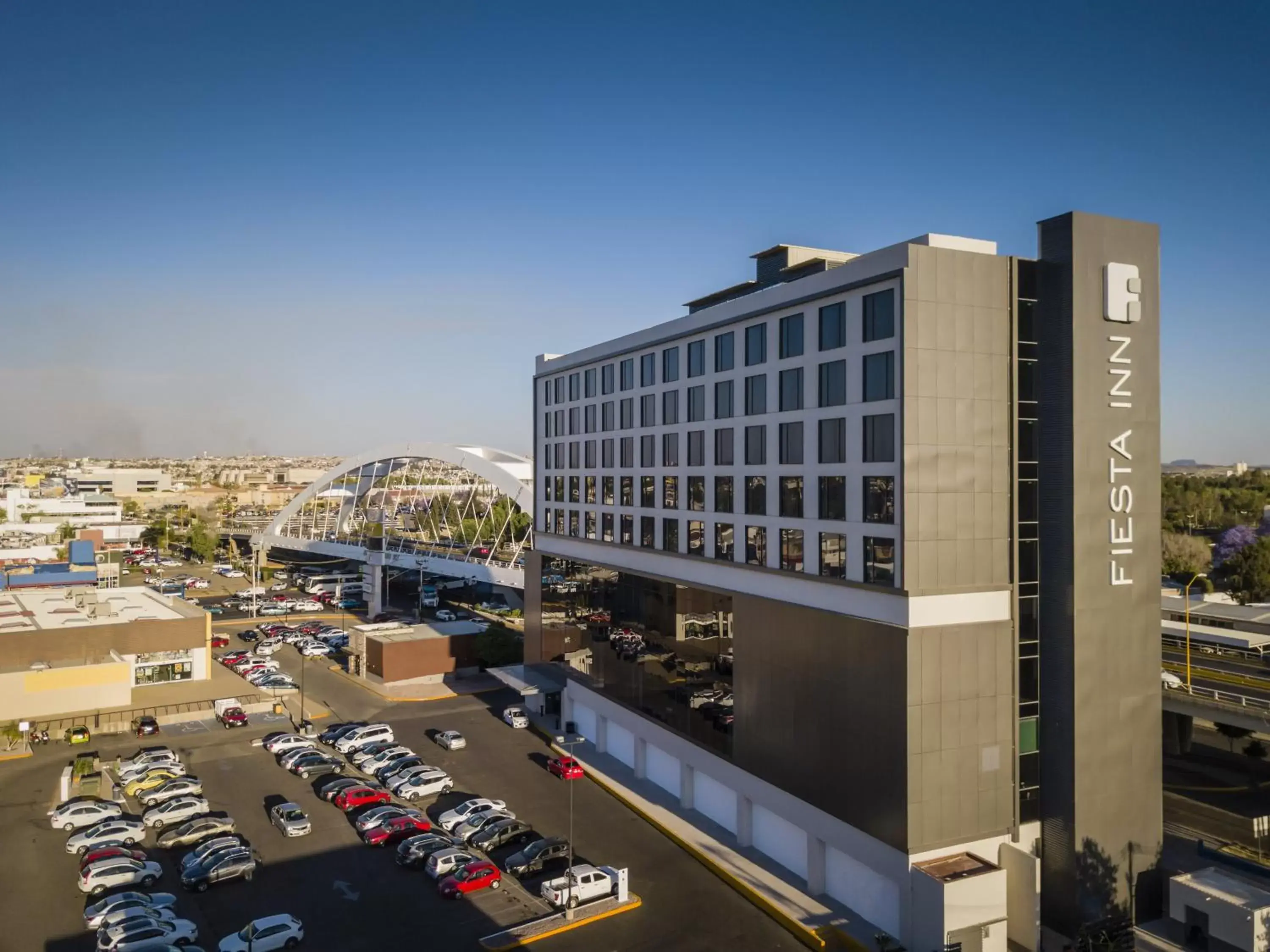 Property building in Fiesta Inn Aguascalientes Patio