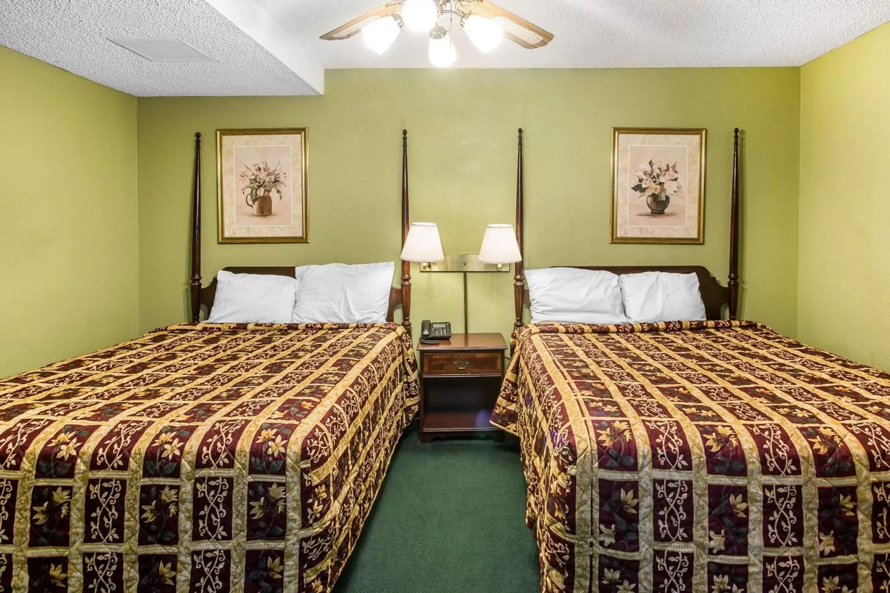 Photo of the whole room, Bed in Rodeway Inn & Suites Smyrna