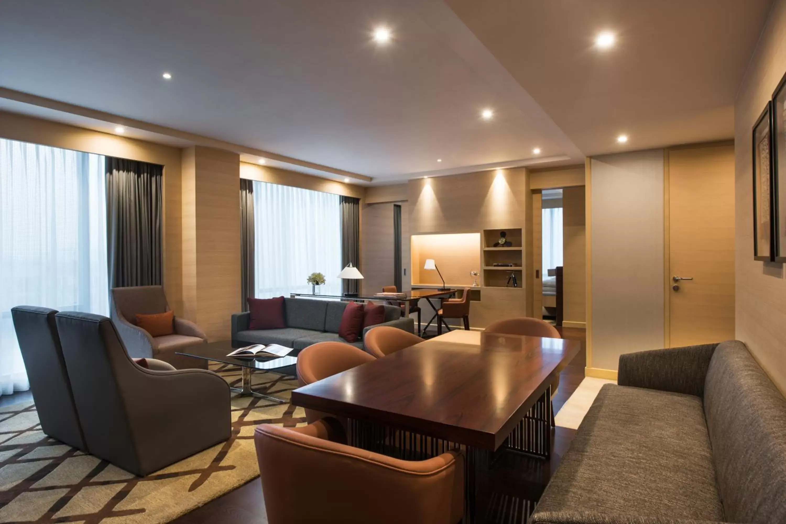 Bedroom, Seating Area in Hyatt Regency Lucknow Gomti Nagar