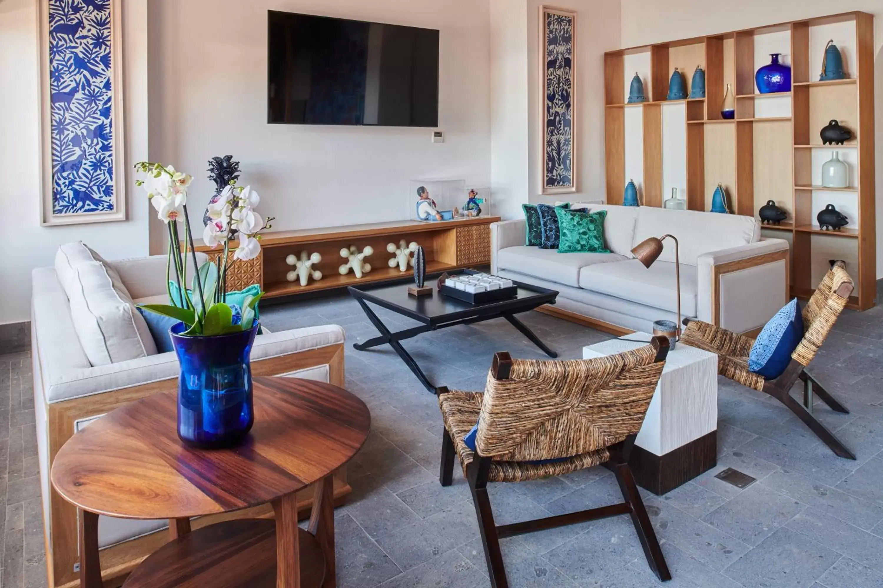Communal lounge/ TV room, Seating Area in Hotel Luxury Patio Azul