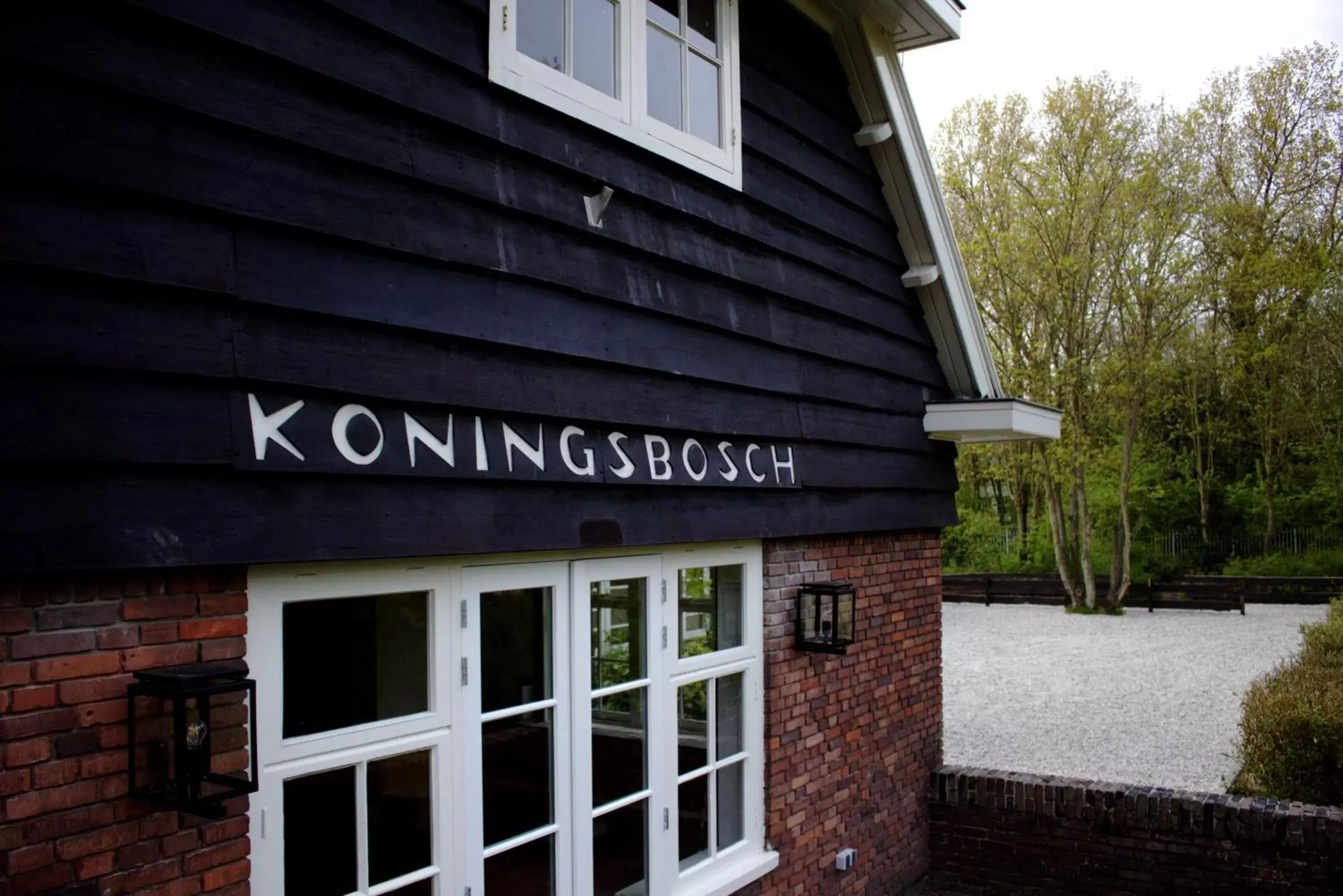 Facade/entrance, Property Building in Hotel Huize Koningsbosch