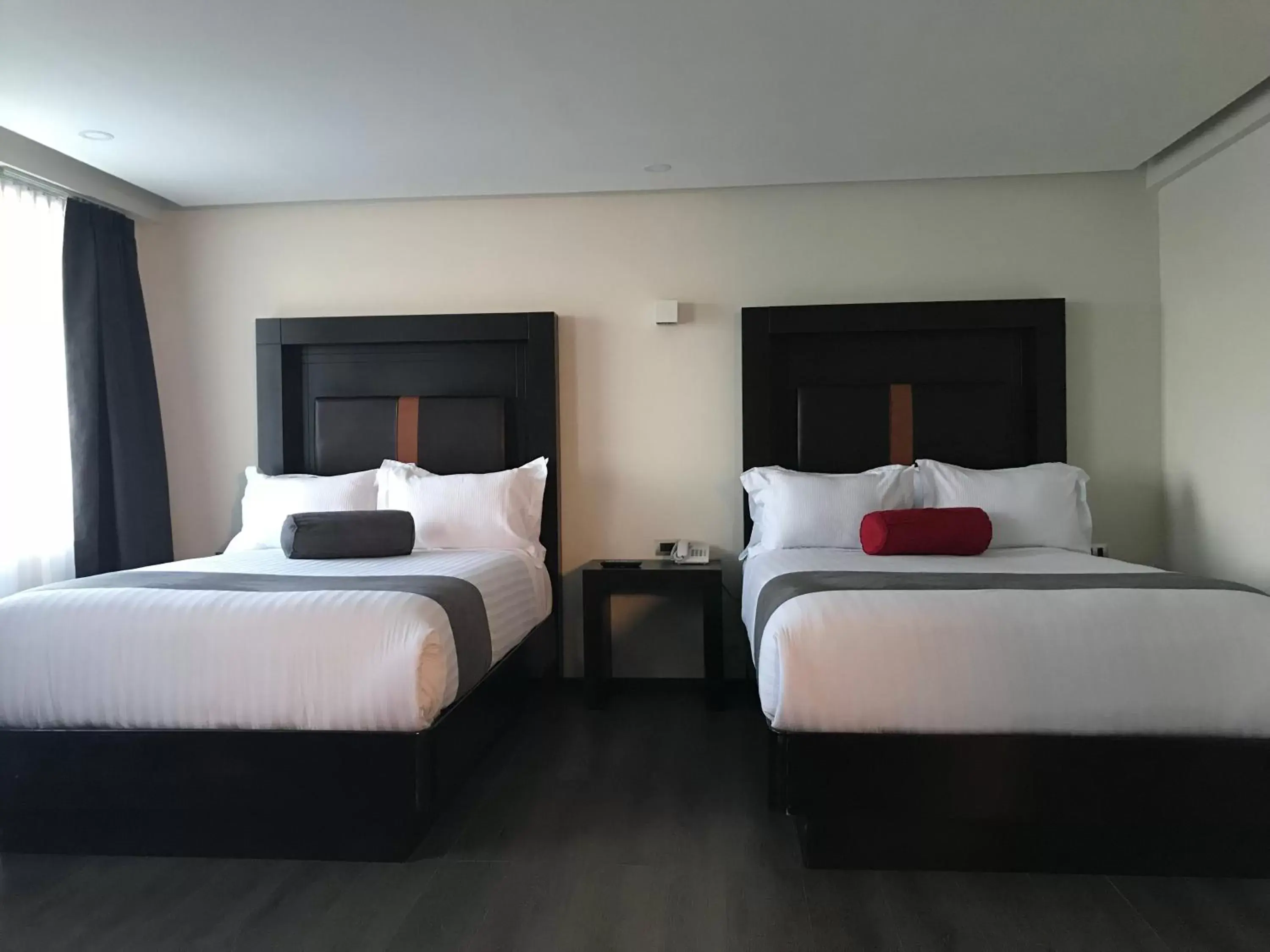 Bed in Best Western Plus Metepec & Suites