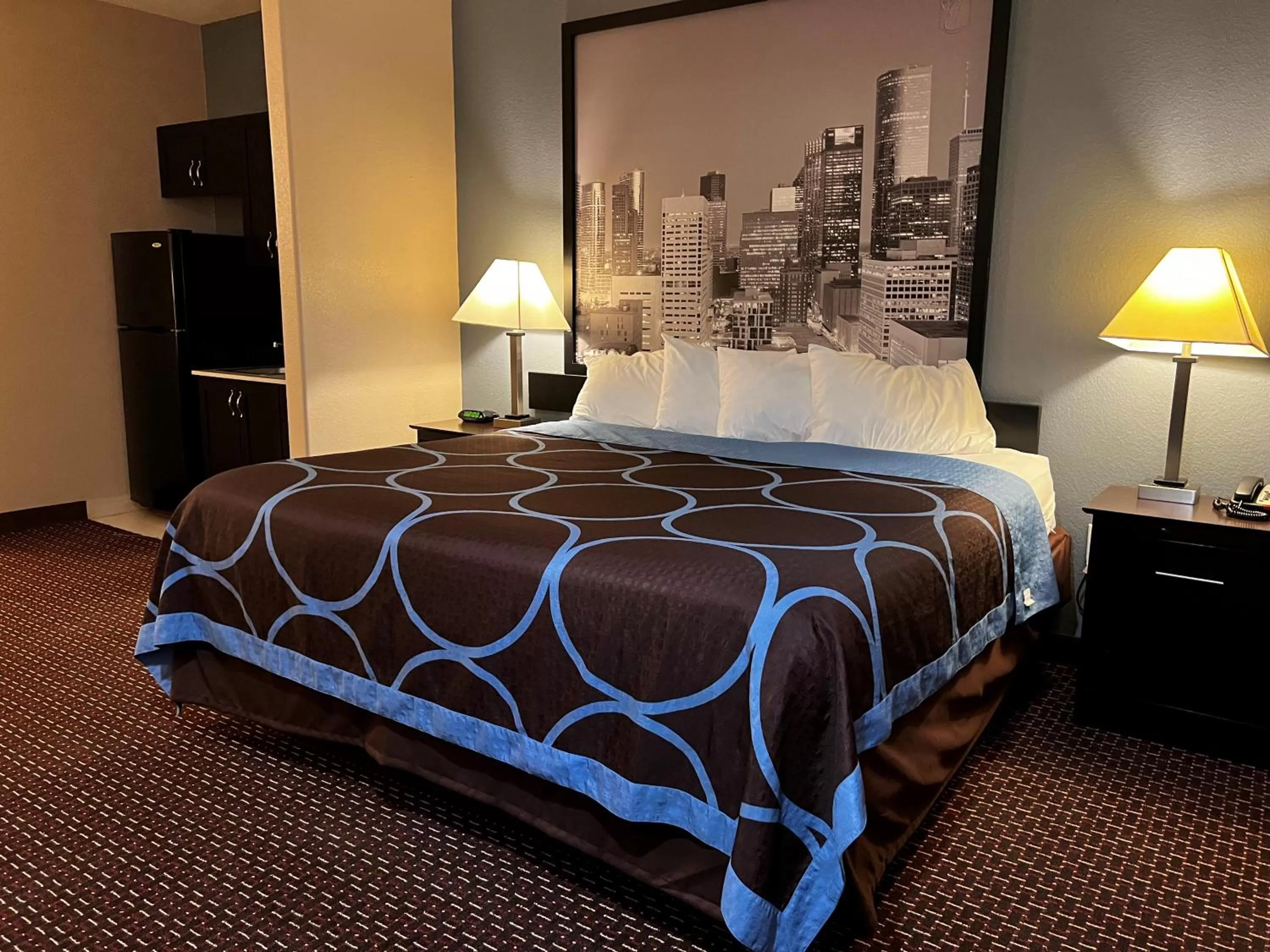 Bed in Super 8 by Wyndham Center