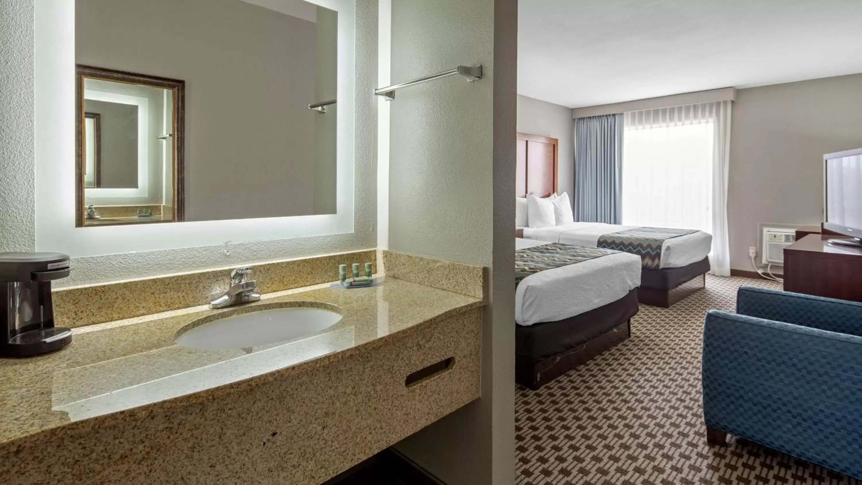 Photo of the whole room, Bathroom in Best Western near Lackland AFB Sea World