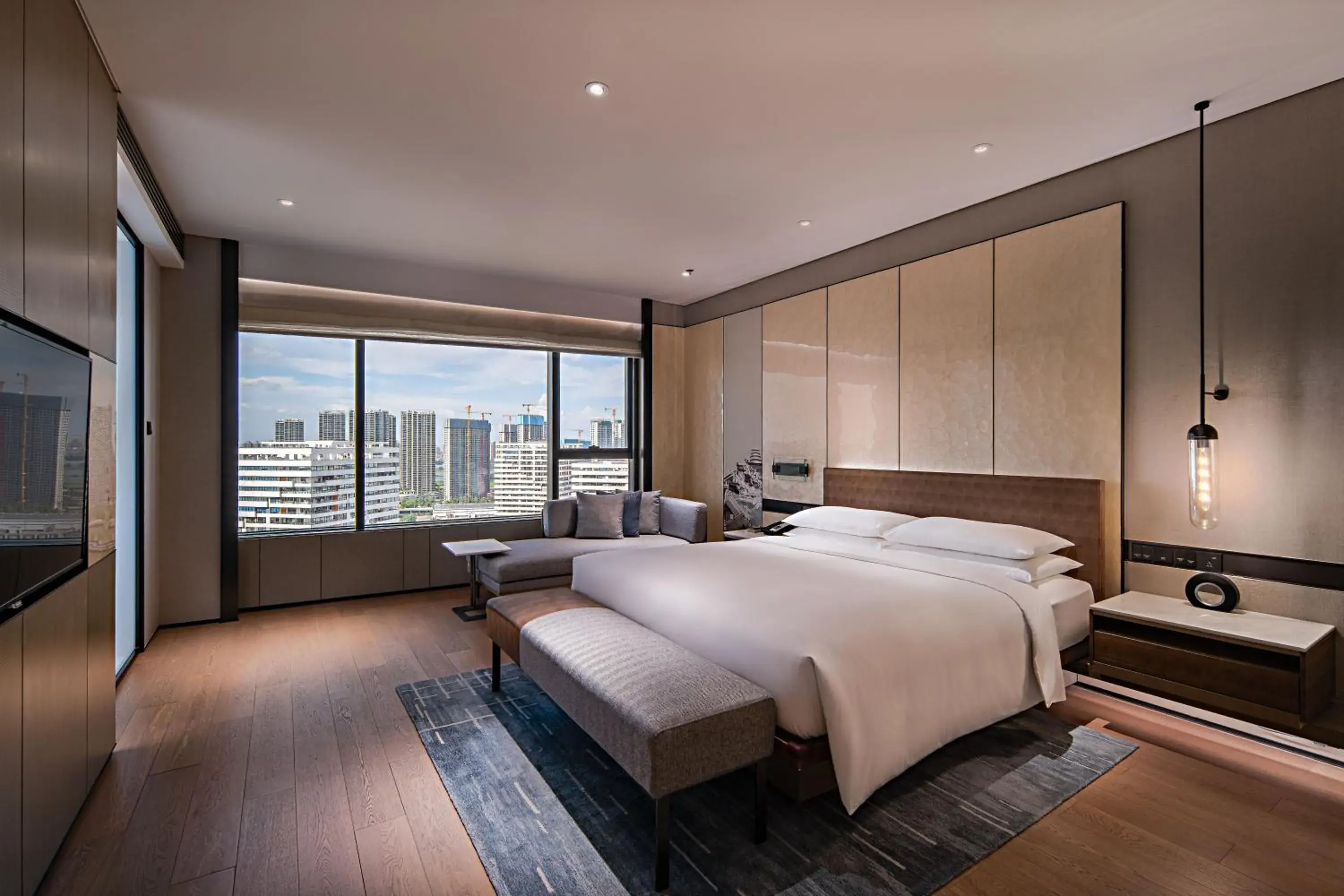 Bed in Wuhan Marriott Hotel Hankou